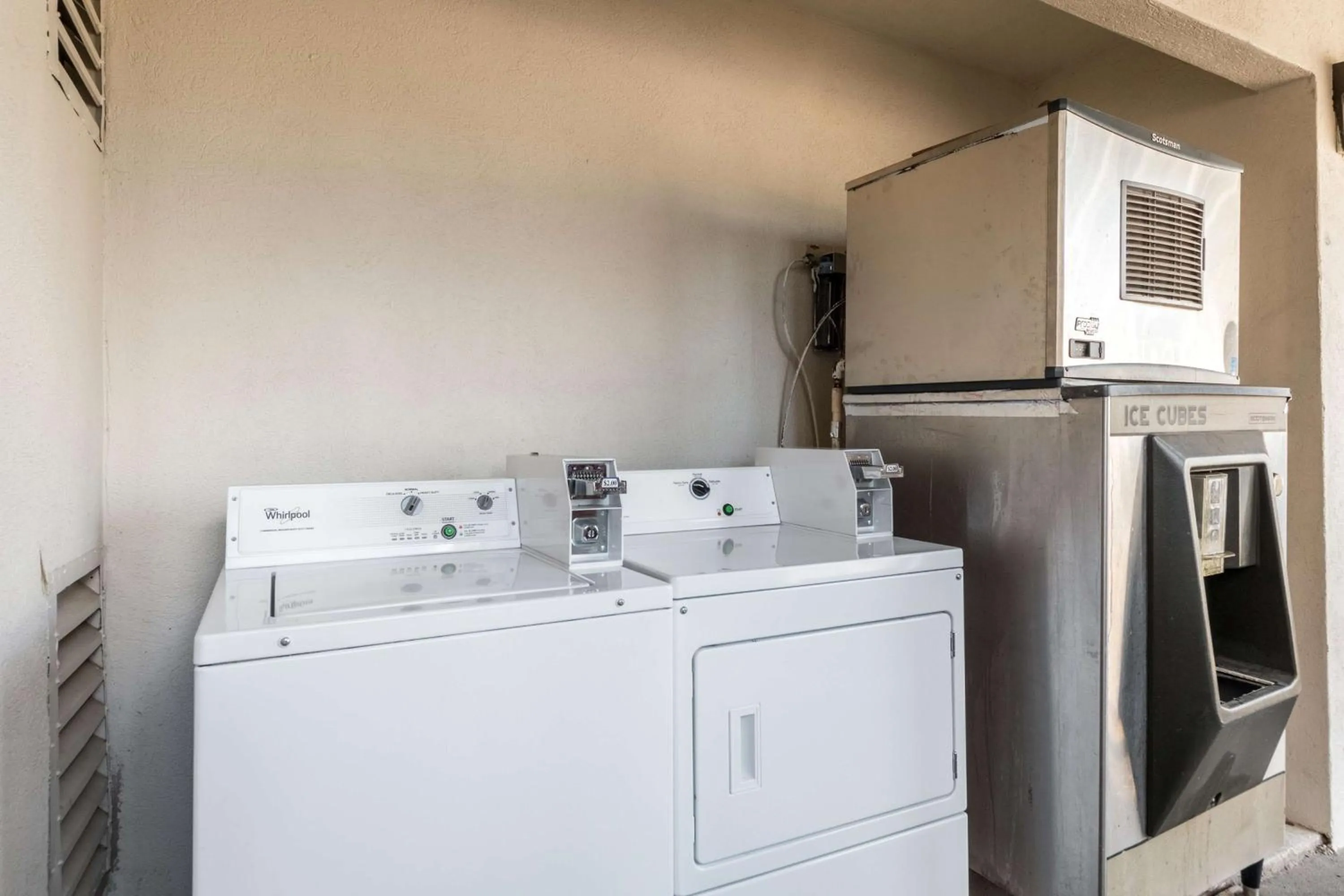 Property building in Motel 6 Seguin TX