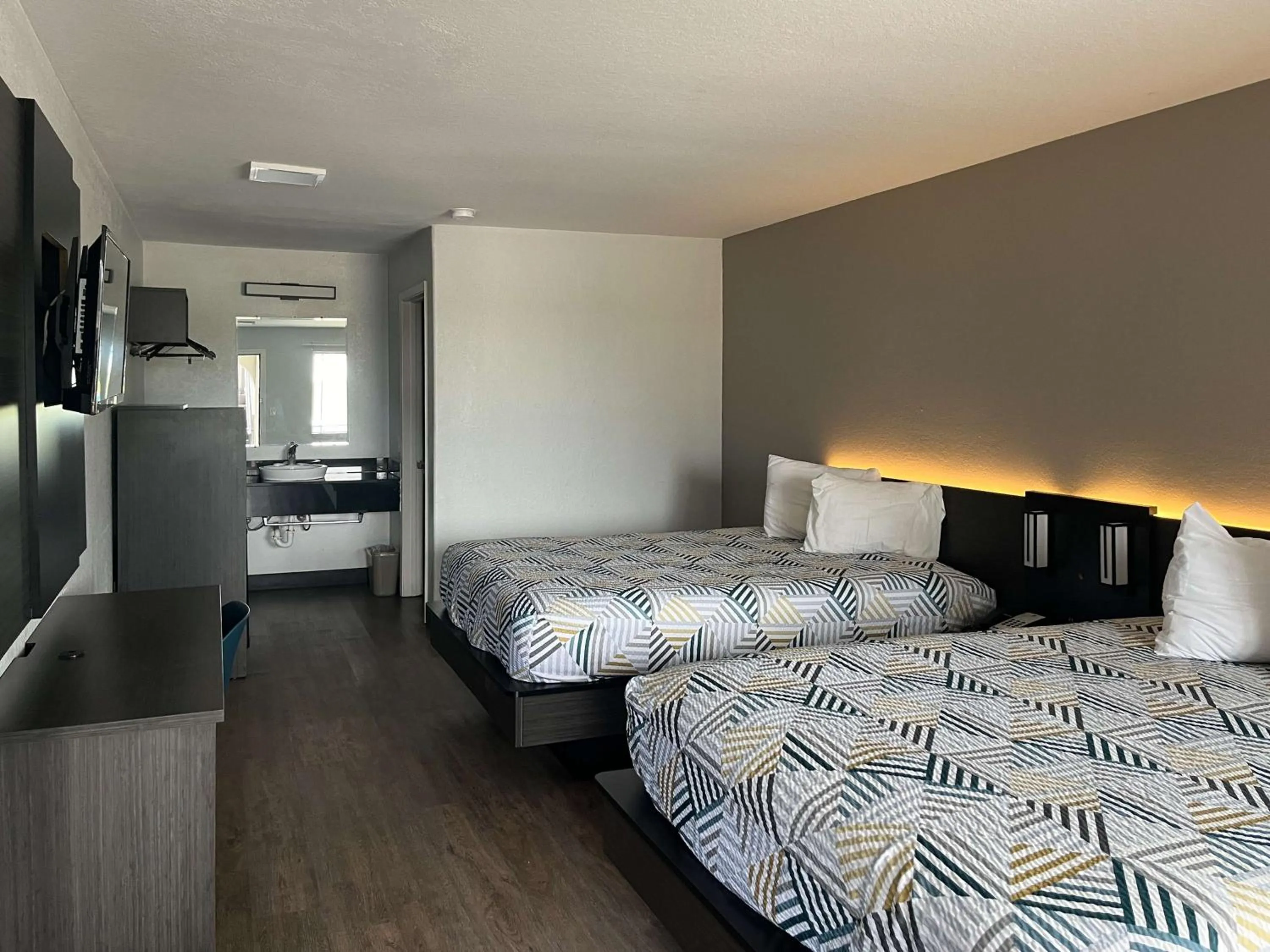 Bedroom, Bed in Motel 6 Seguin TX