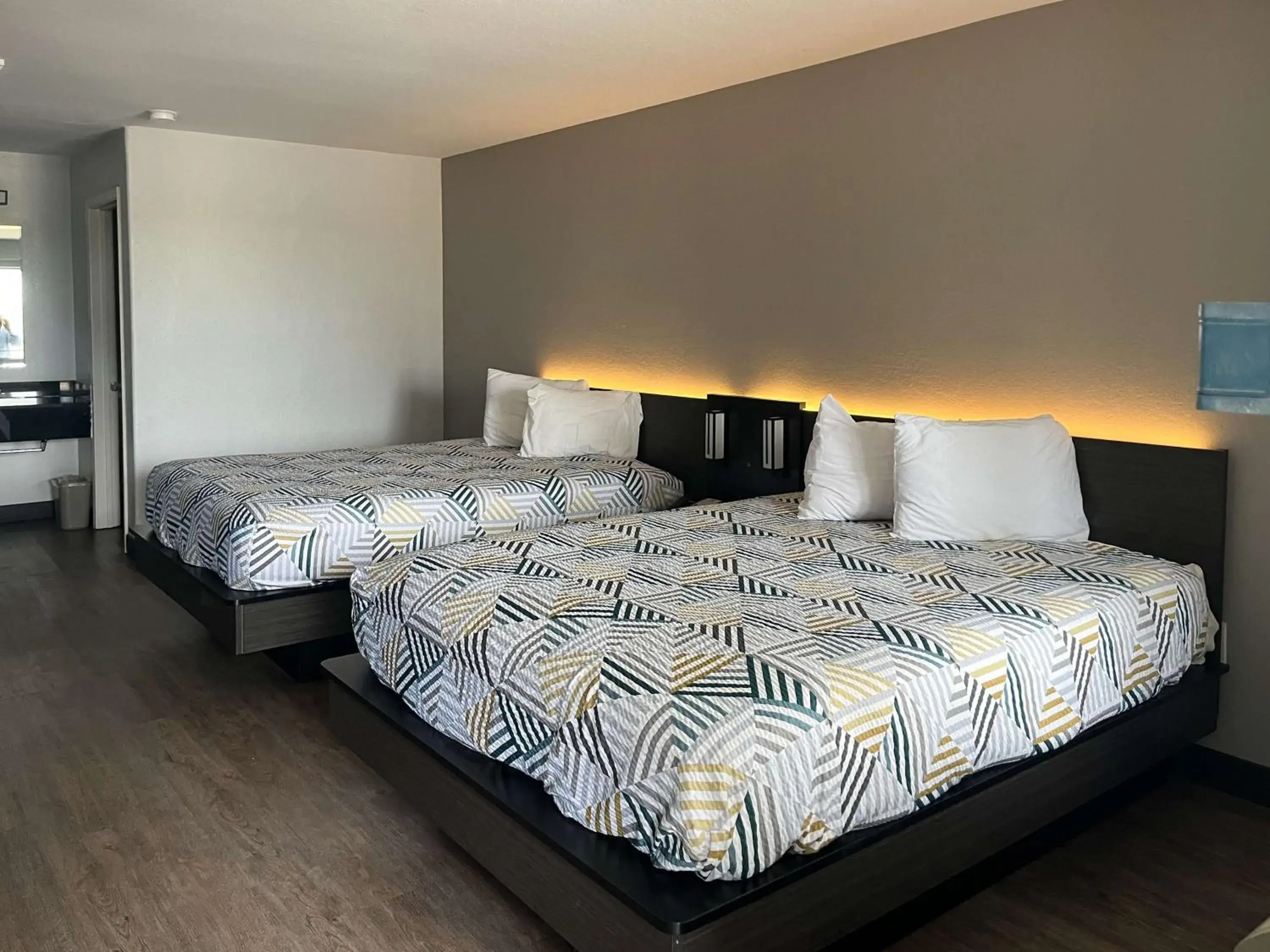 Bedroom, Bed in Motel 6 Seguin TX Bedroom, Bed in Motel 6 Seguin TX