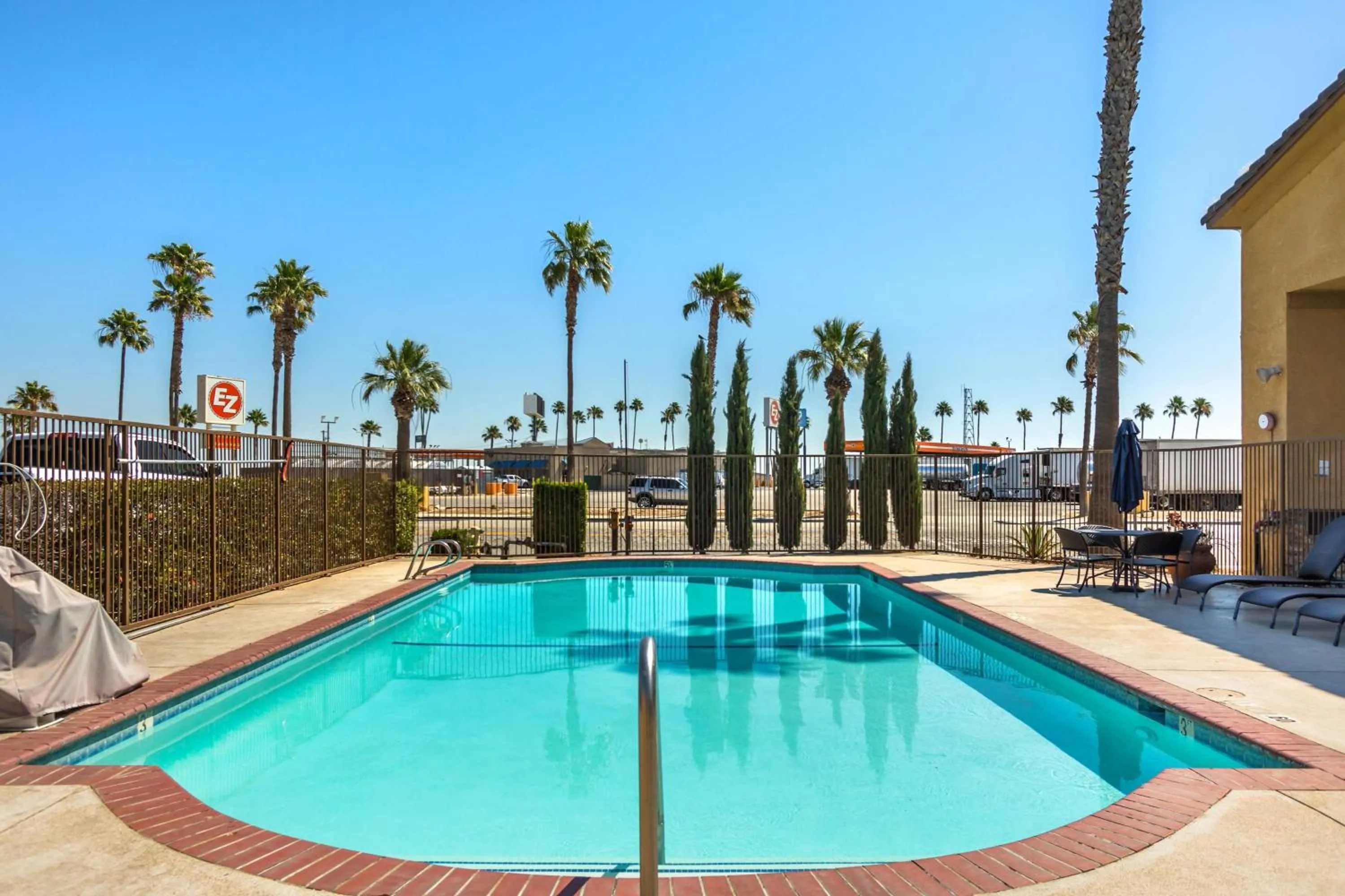 Pool view in Best Western Heritage Inn