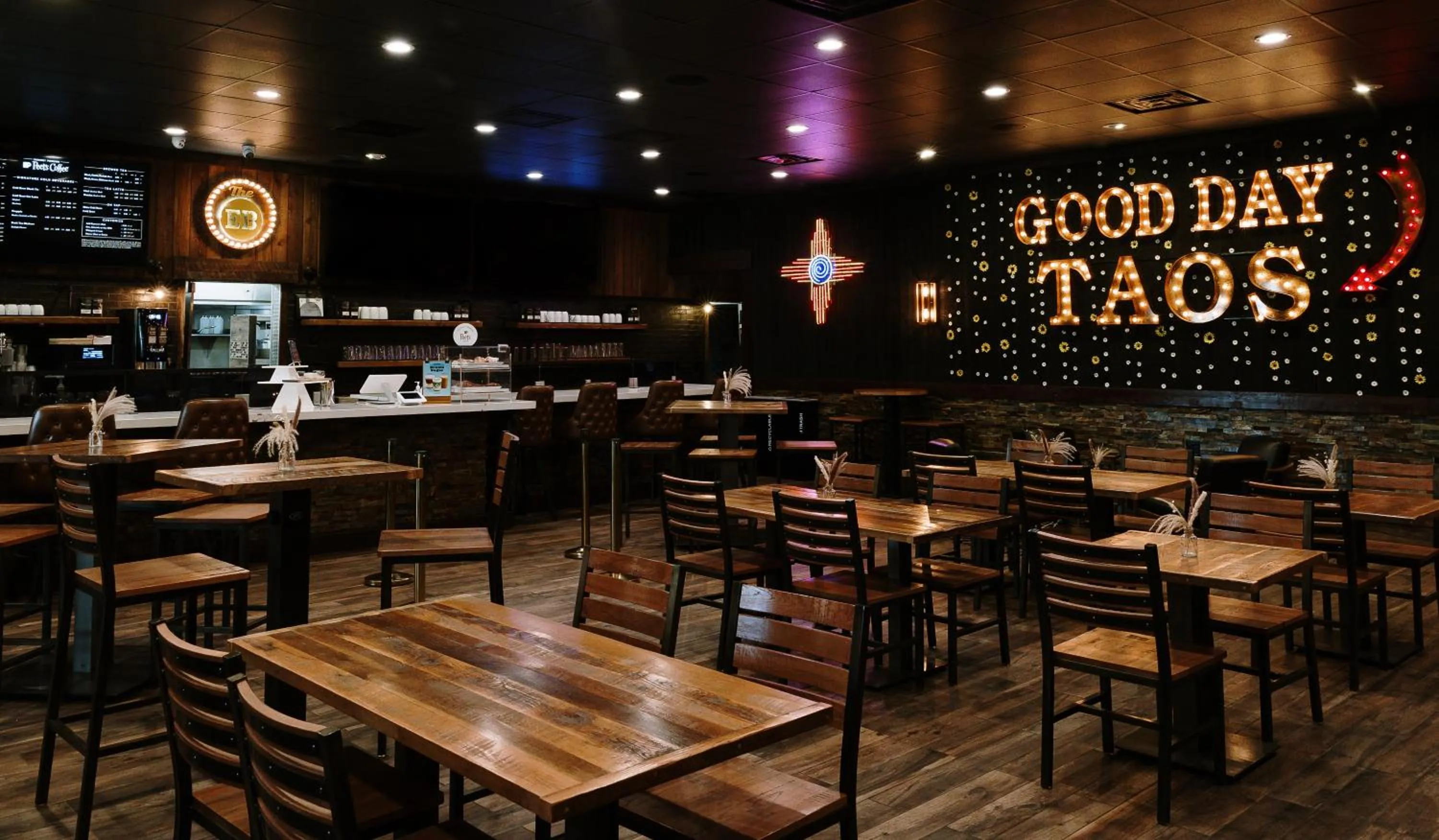 Coffee/tea facilities in Taos Valley Lodge