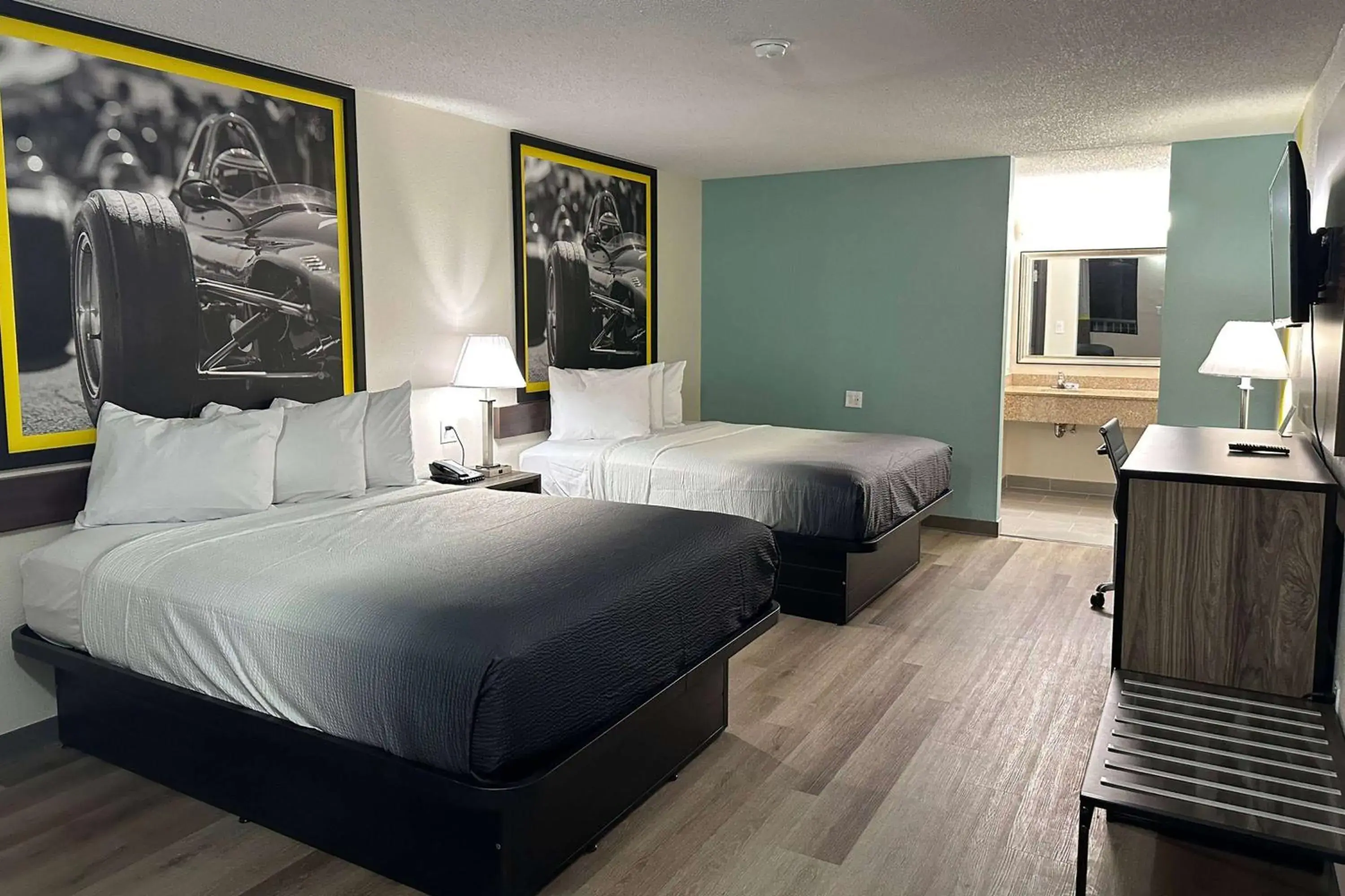 Photo of the whole room, Bed in Super 8 by Wyndham Kannapolis Photo of the whole room, Bed in Super 8 by Wyndham Kannapolis