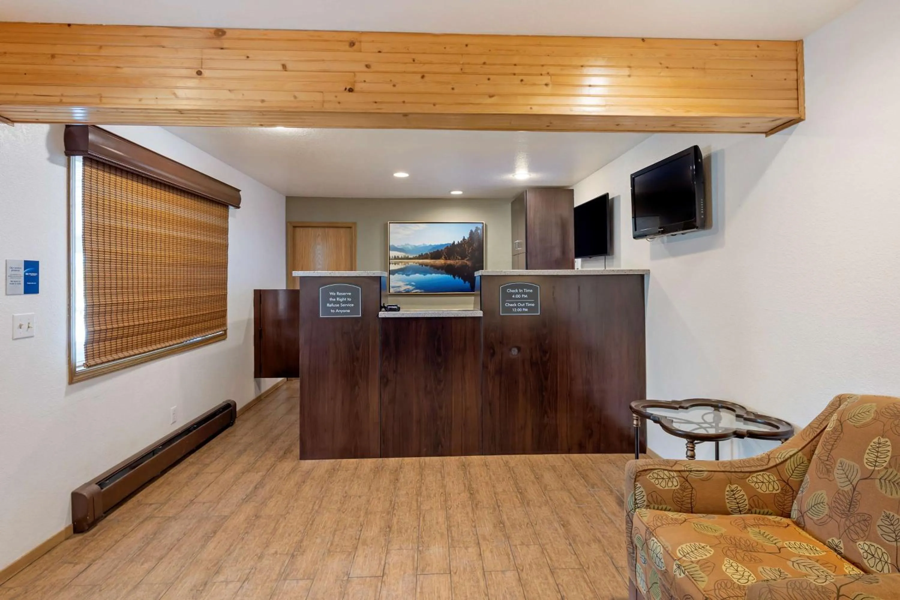 Lobby or reception in Best Western King Salmon Inn