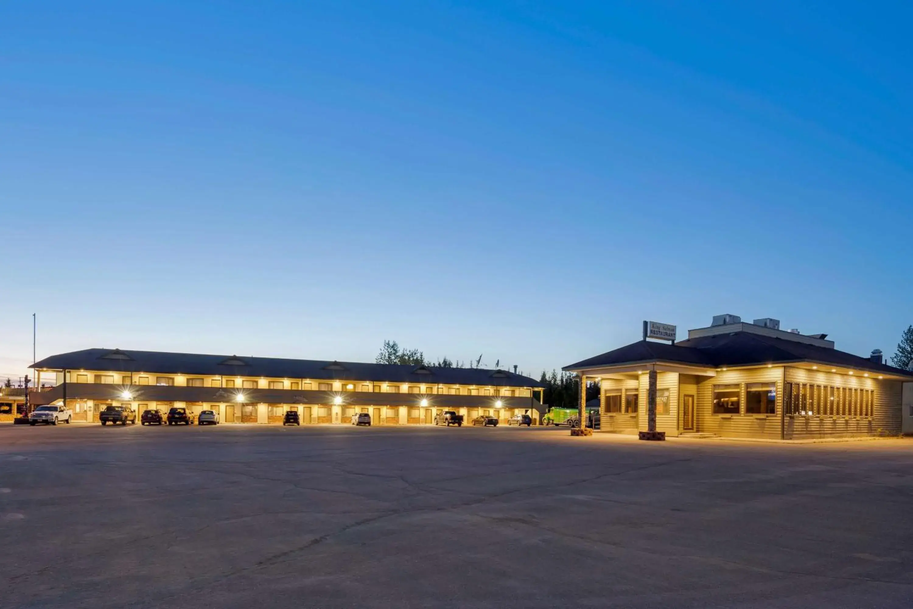 Property building in Best Western King Salmon Inn Property building in Best Western King Salmon Inn