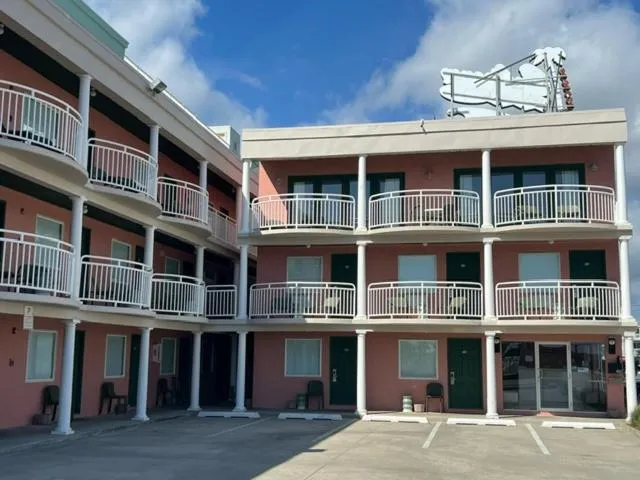 Coliseum Ocean Resort