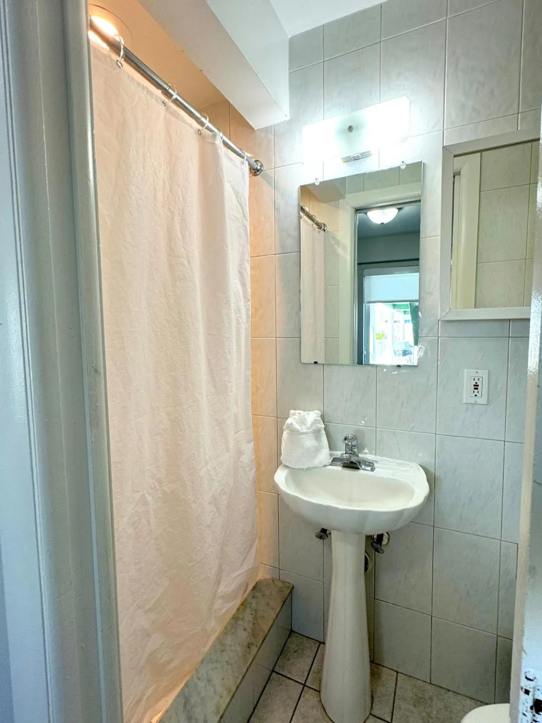 Coliseum Ocean Resort