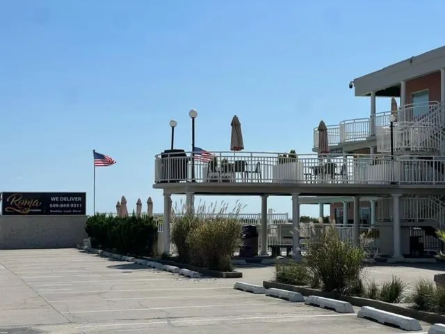 Coliseum Ocean Resort