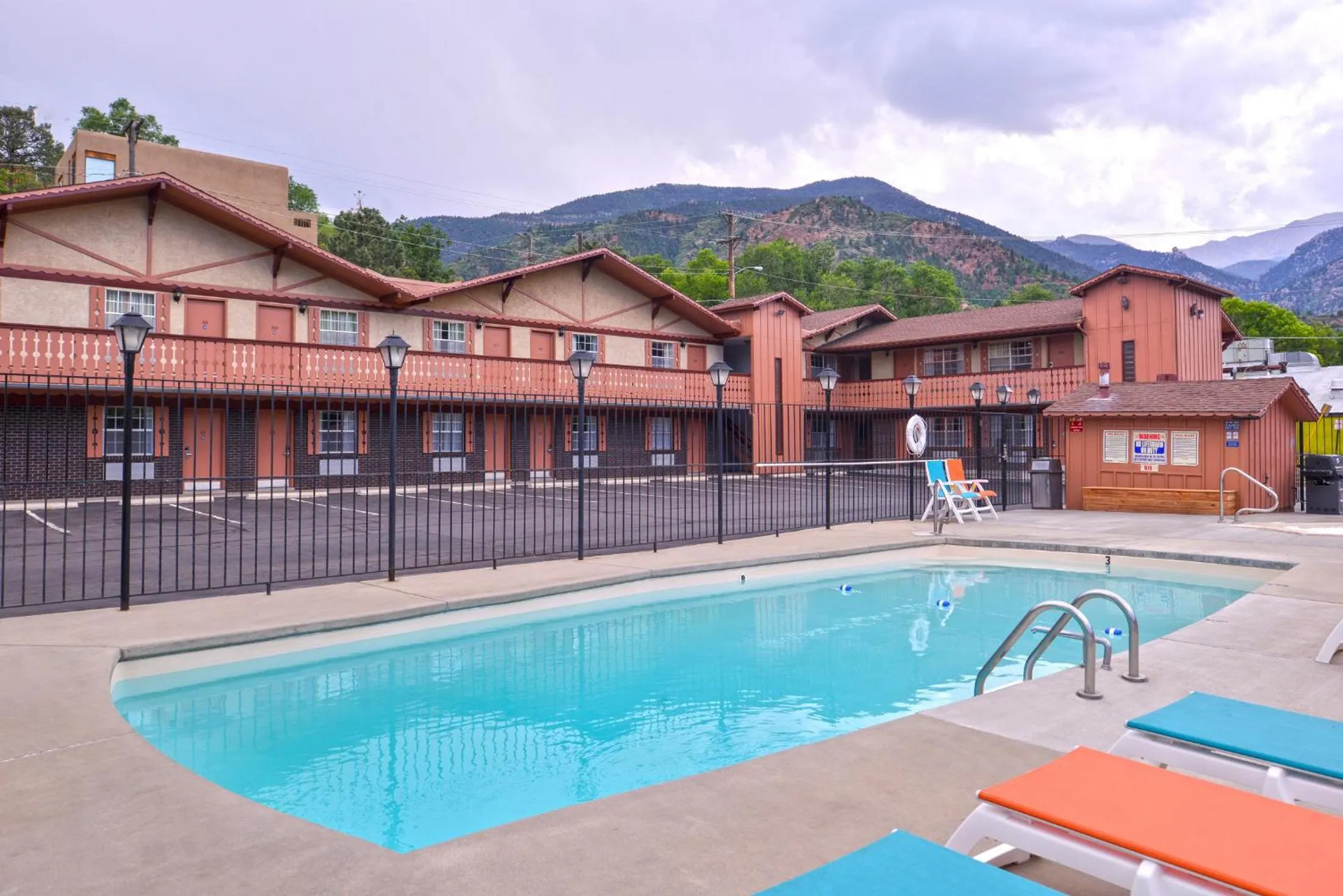 Swimming pool in Villa Motel at Manitou Springs
