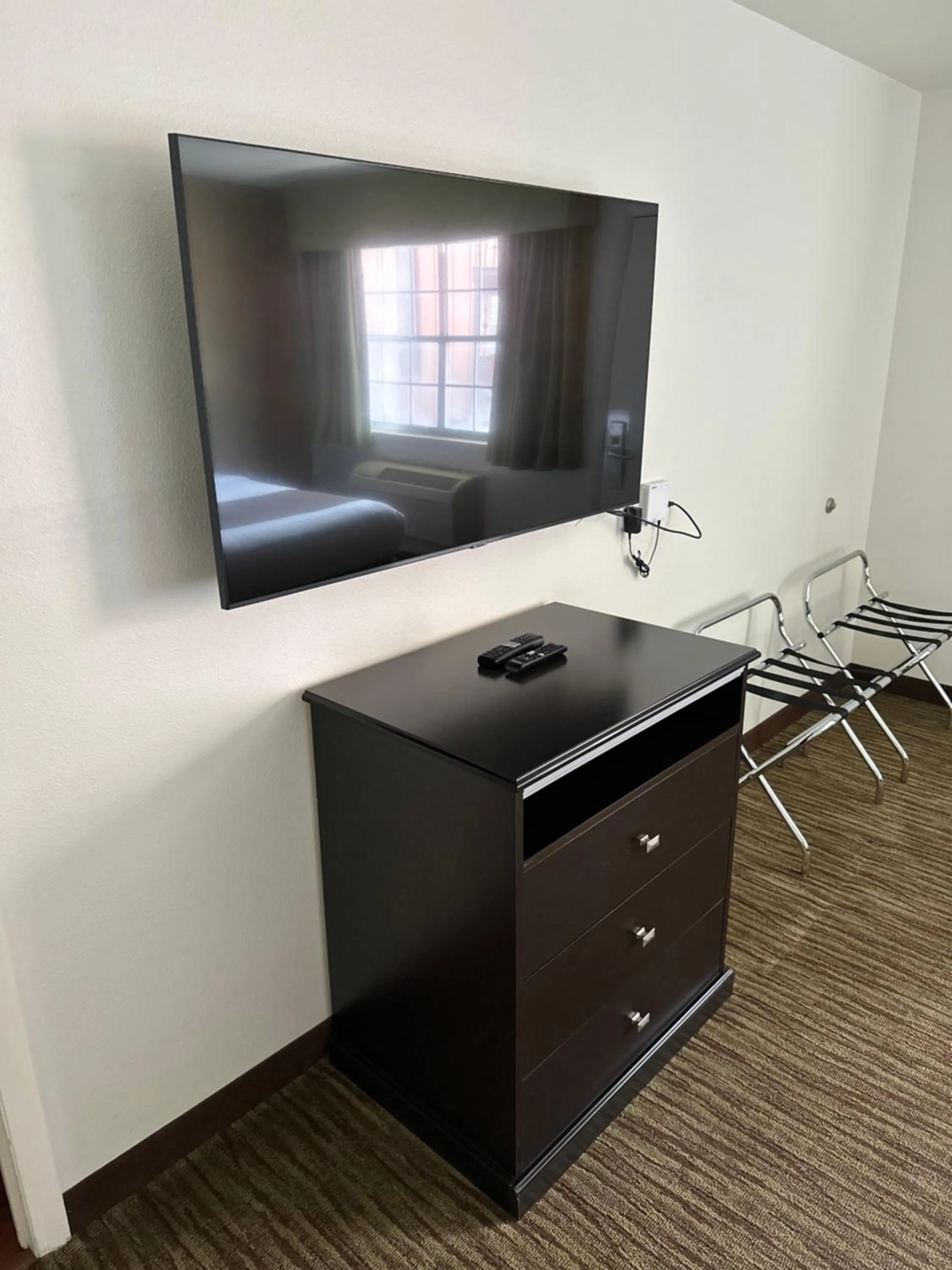 TV and multimedia in Villa Motel at Manitou Springs