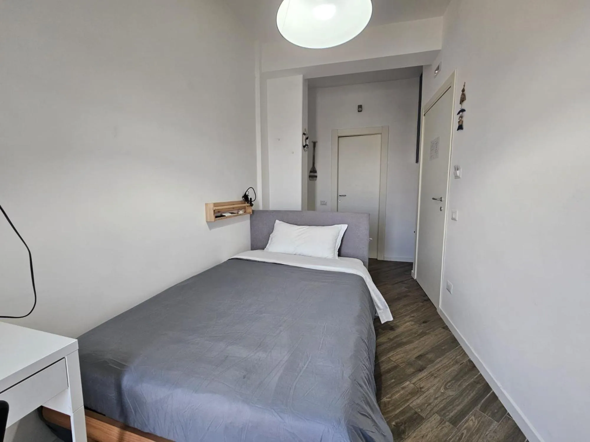 Photo of the whole room, Bed in Be Your Home - Guest House Colors