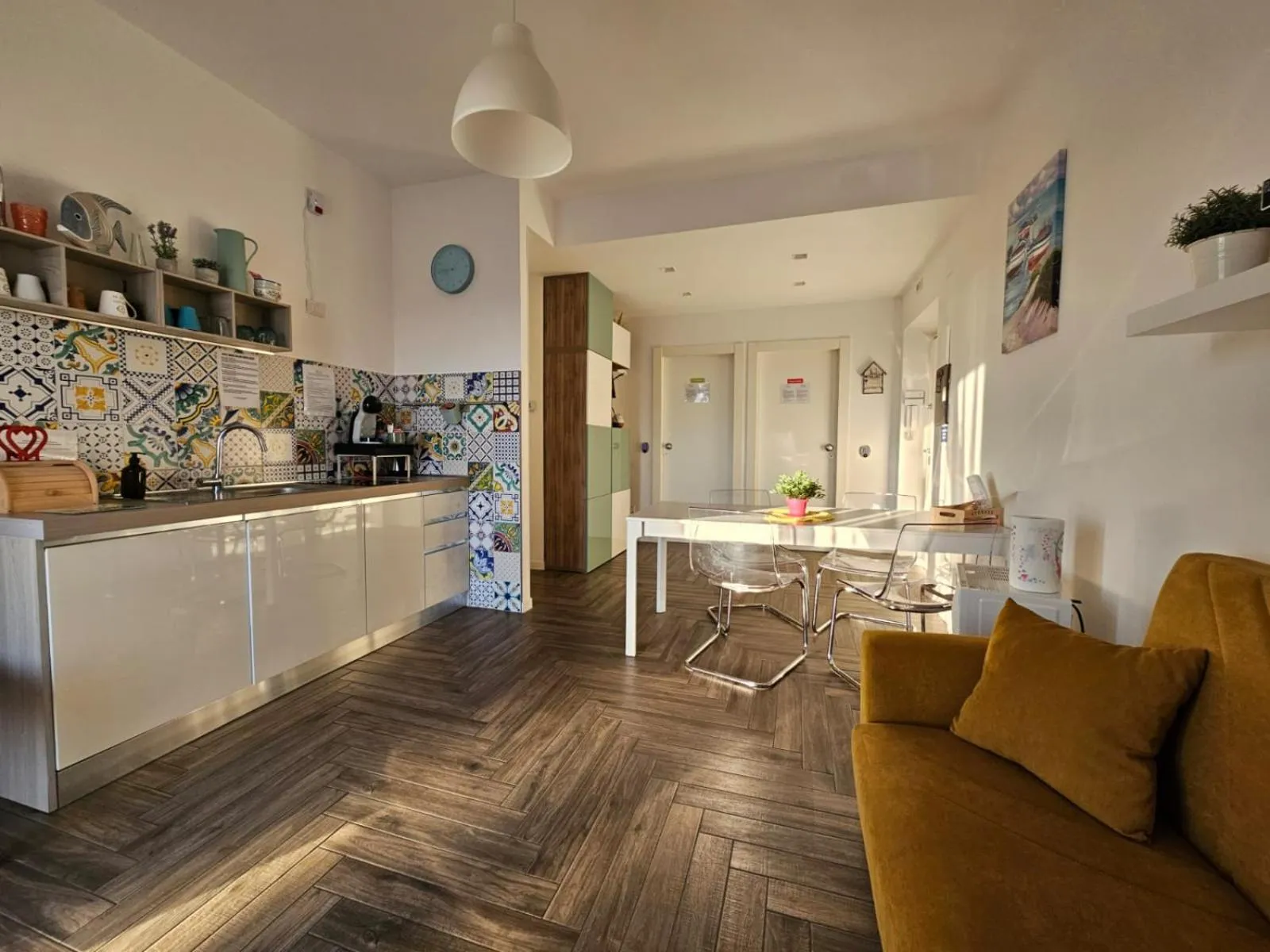 Communal kitchen in Be Your Home - Guest House Colors