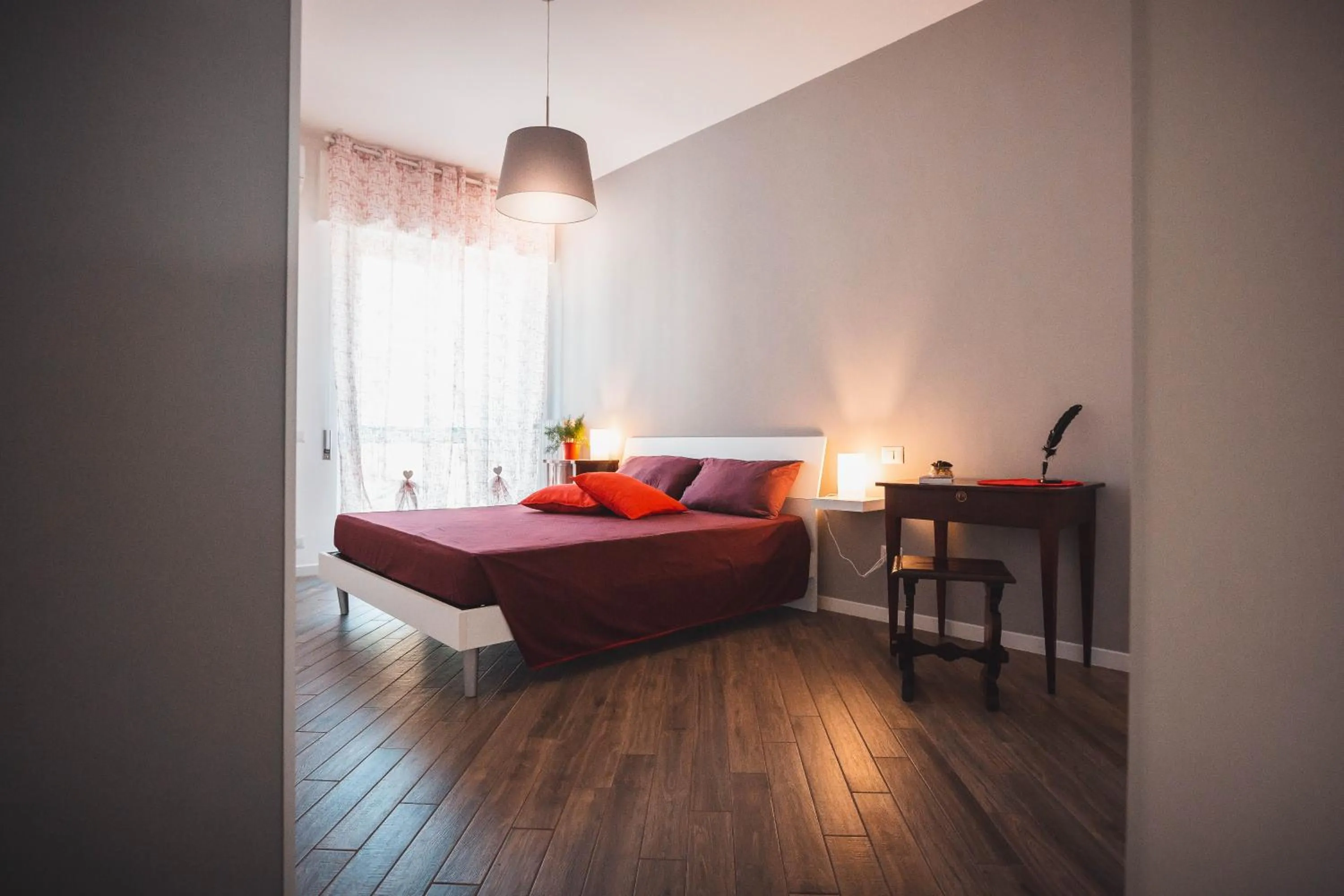 Photo of the whole room, Bed in Be Your Home - Guest House Colors