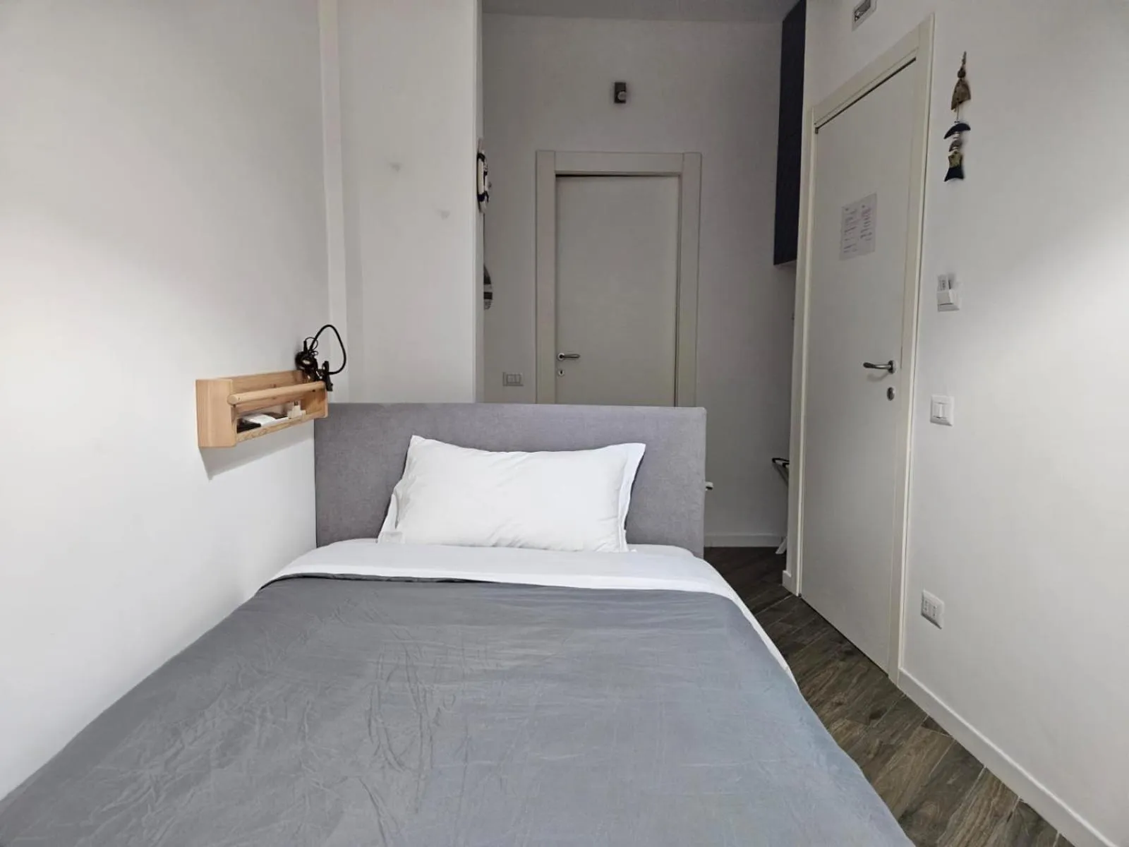 Other, Bed in Be Your Home - Guest House Colors