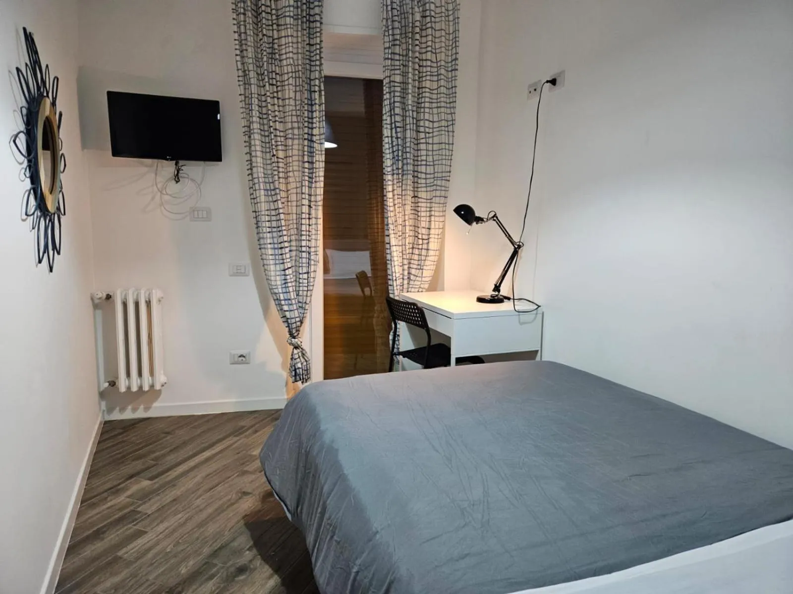 Other, Bed in Be Your Home - Guest House Colors