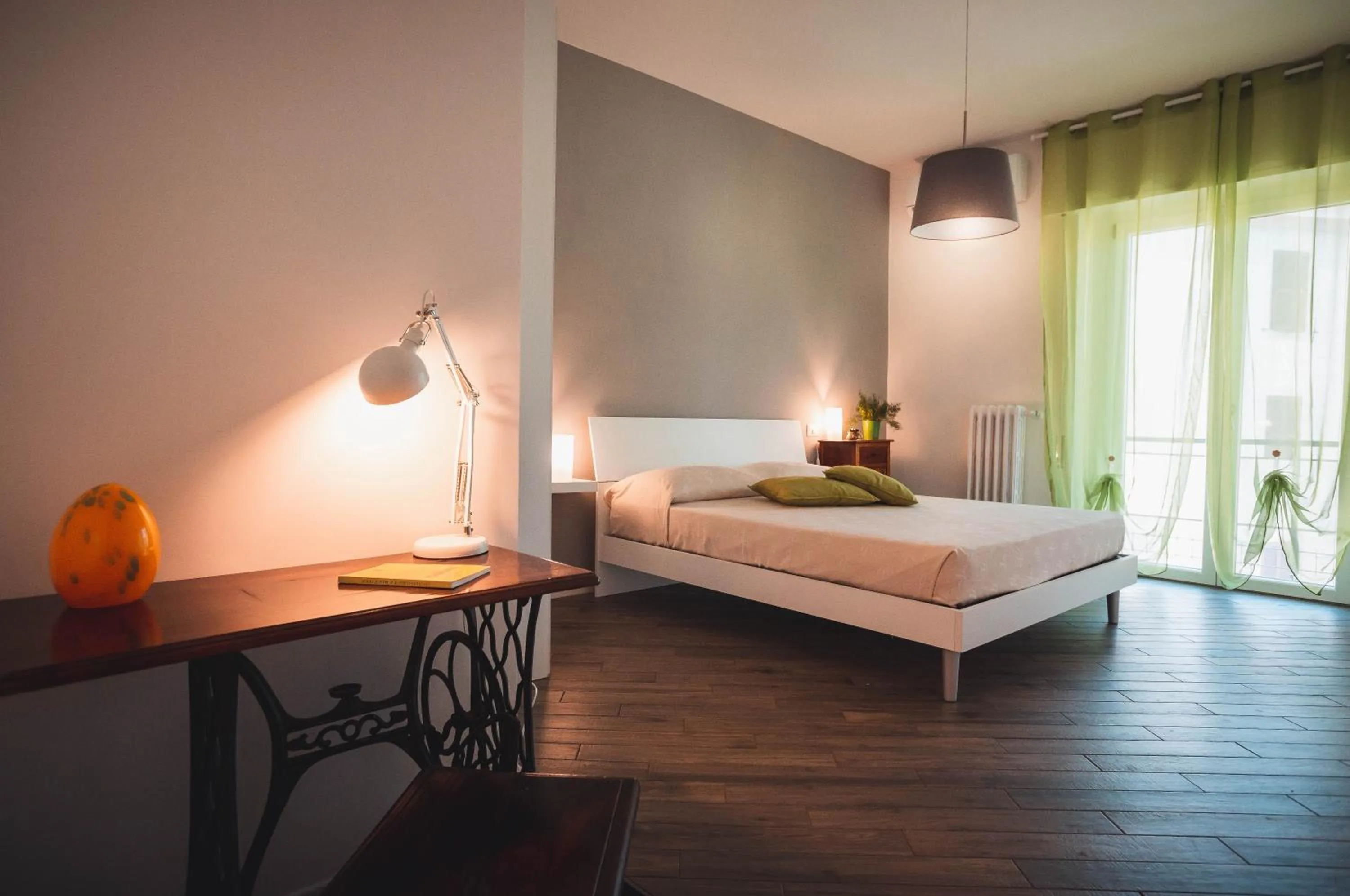 Other, Bed in Be Your Home - Guest House Colors