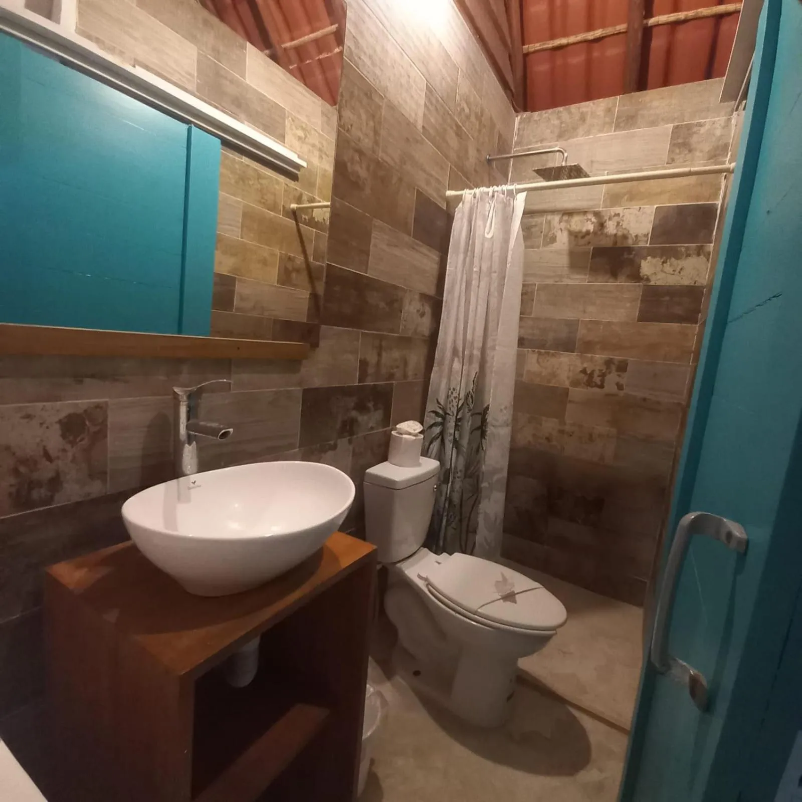 Shower in Hotel AKBAL Holbox