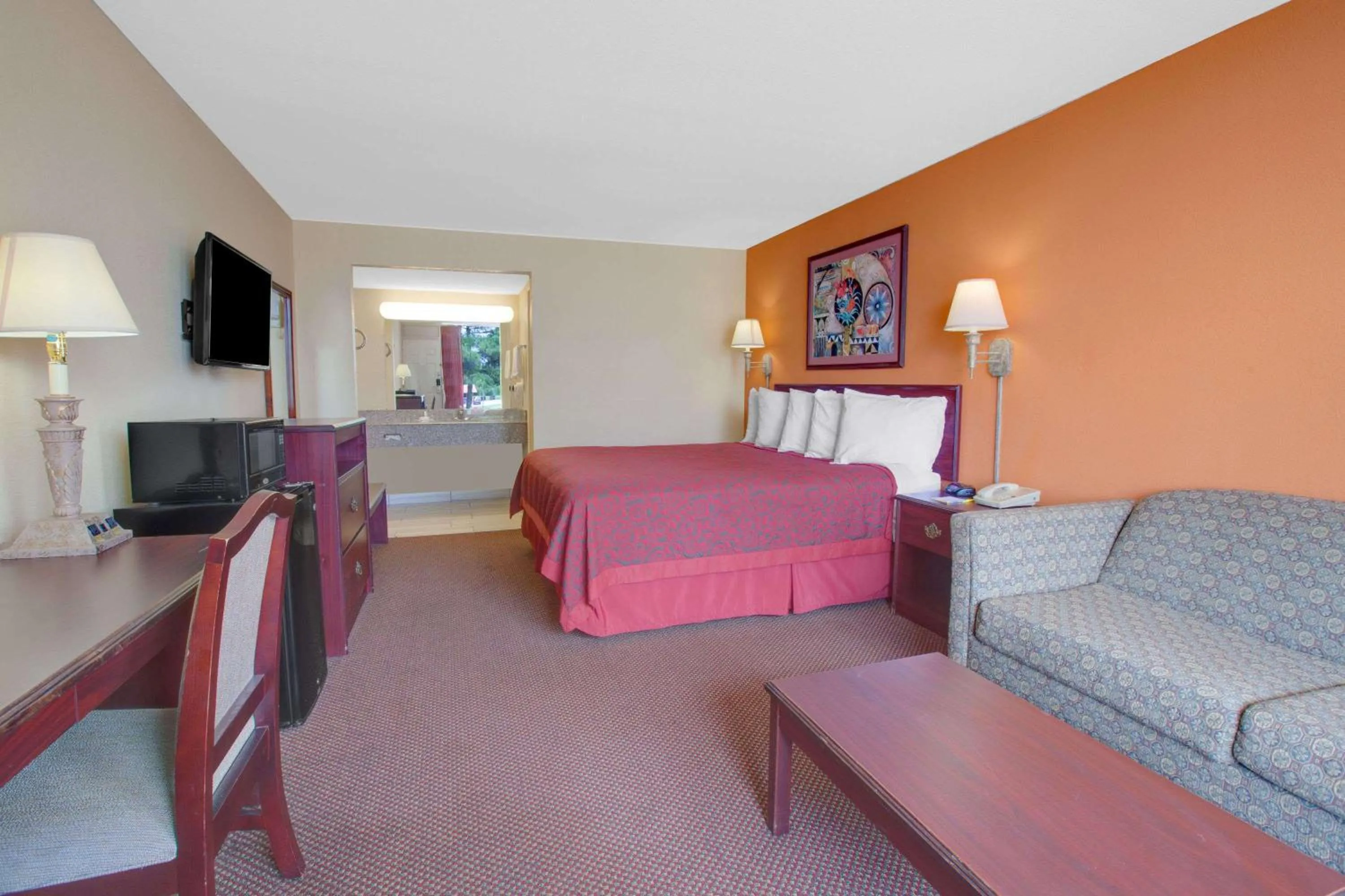 Photo of the whole room, Bed in Days Inn by Wyndham Okemah