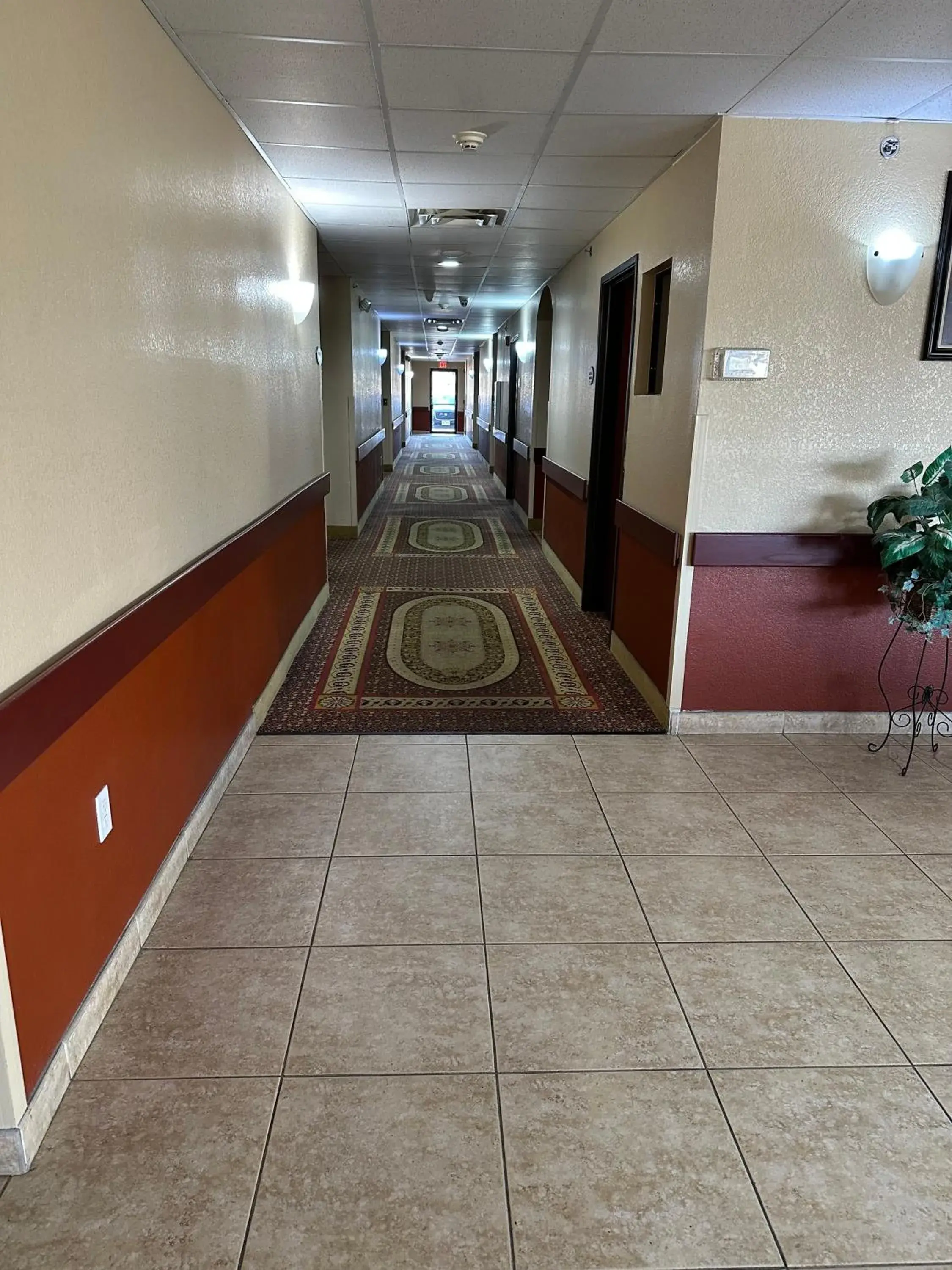 Property building in Red Lion Inn & Suites IAH Airport East Property building in Red Lion Inn & Suites IAH Airport East