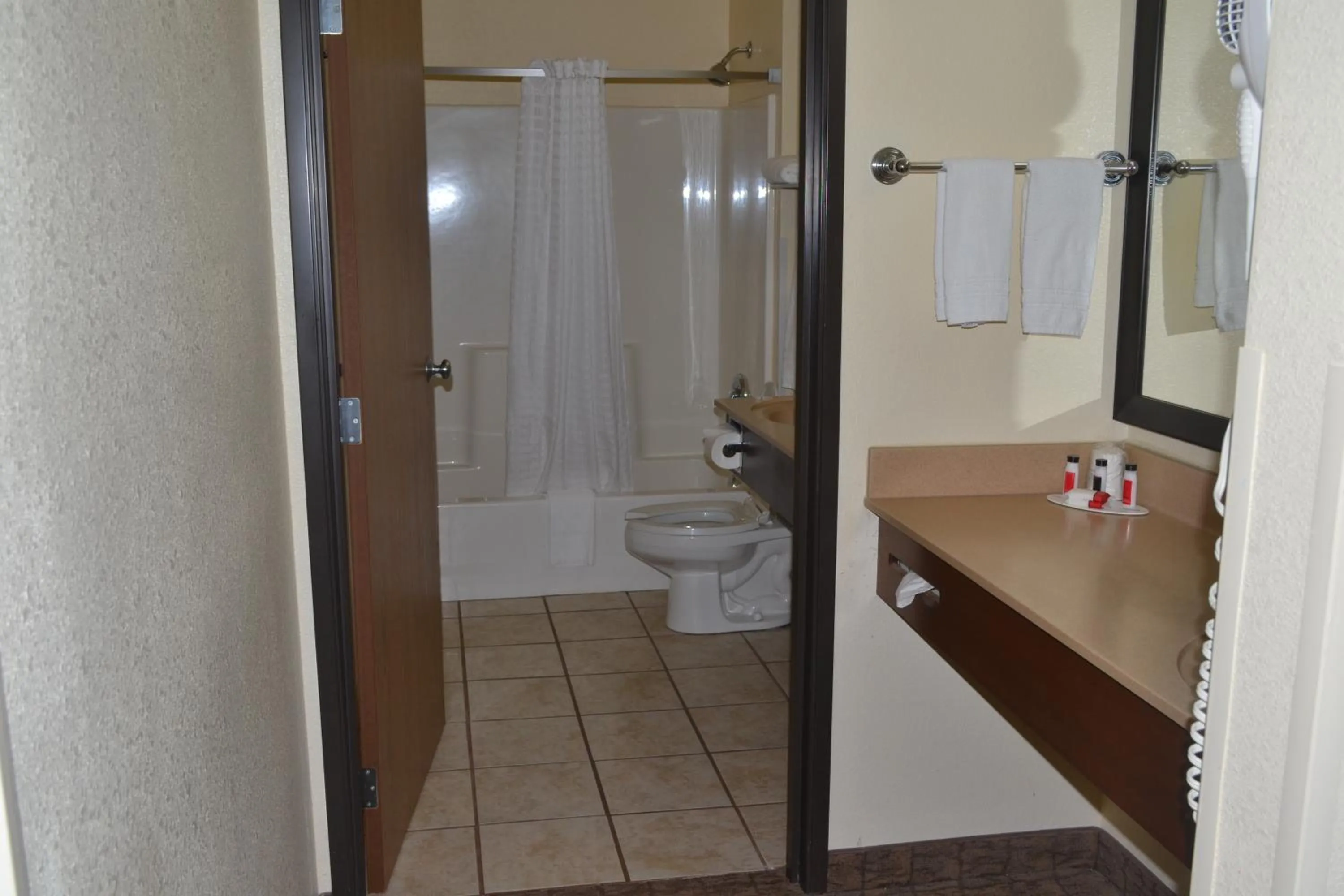 Super 8 by Wyndham Lebanon