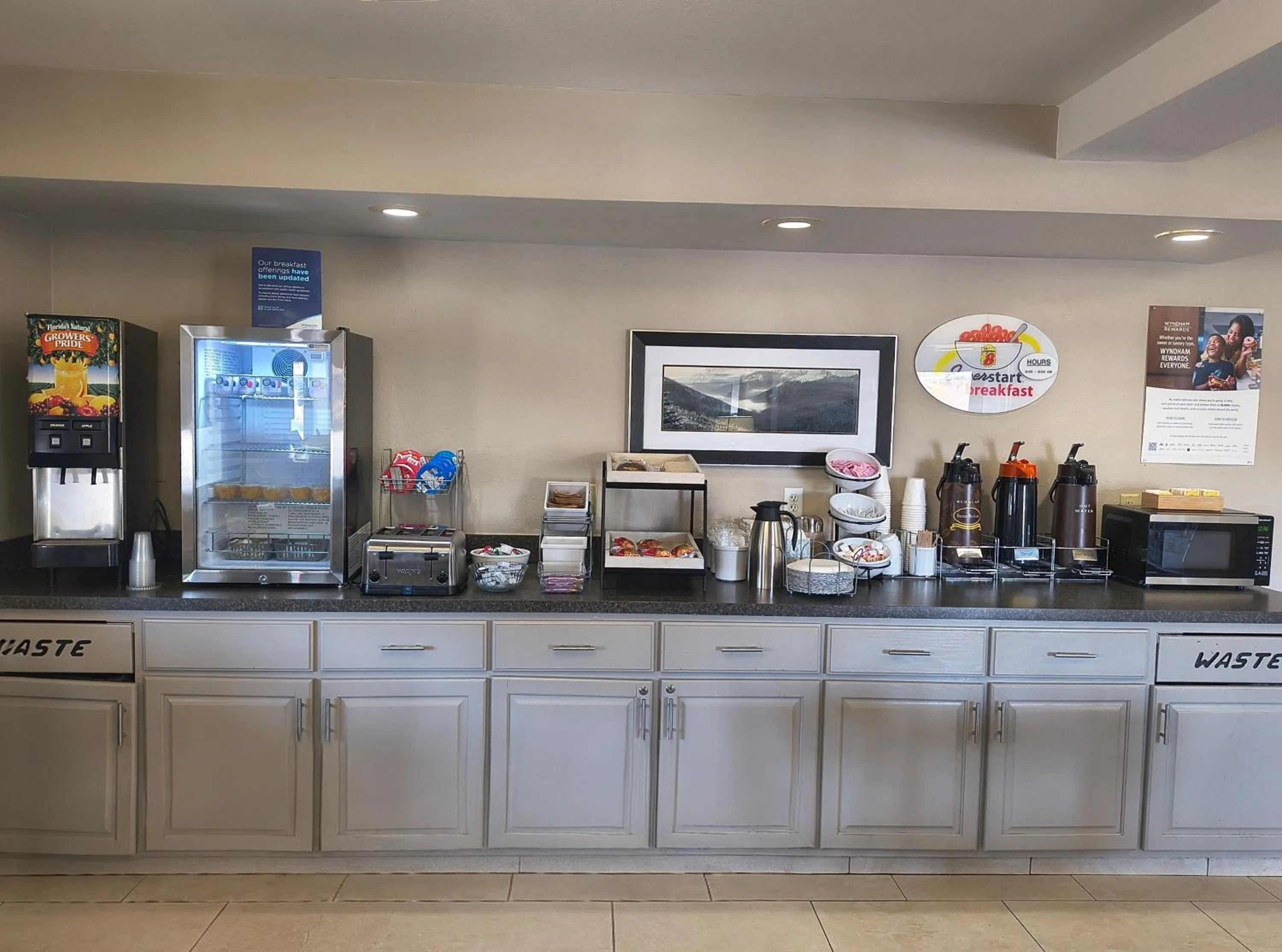 Super 8 by Wyndham Lebanon