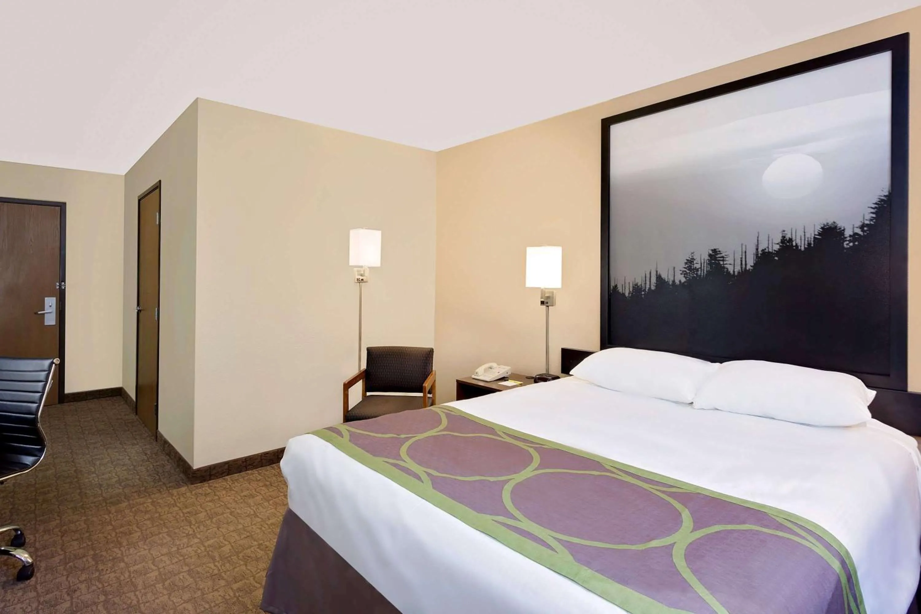 Photo of the whole room, Bed in Super 8 by Wyndham Lebanon