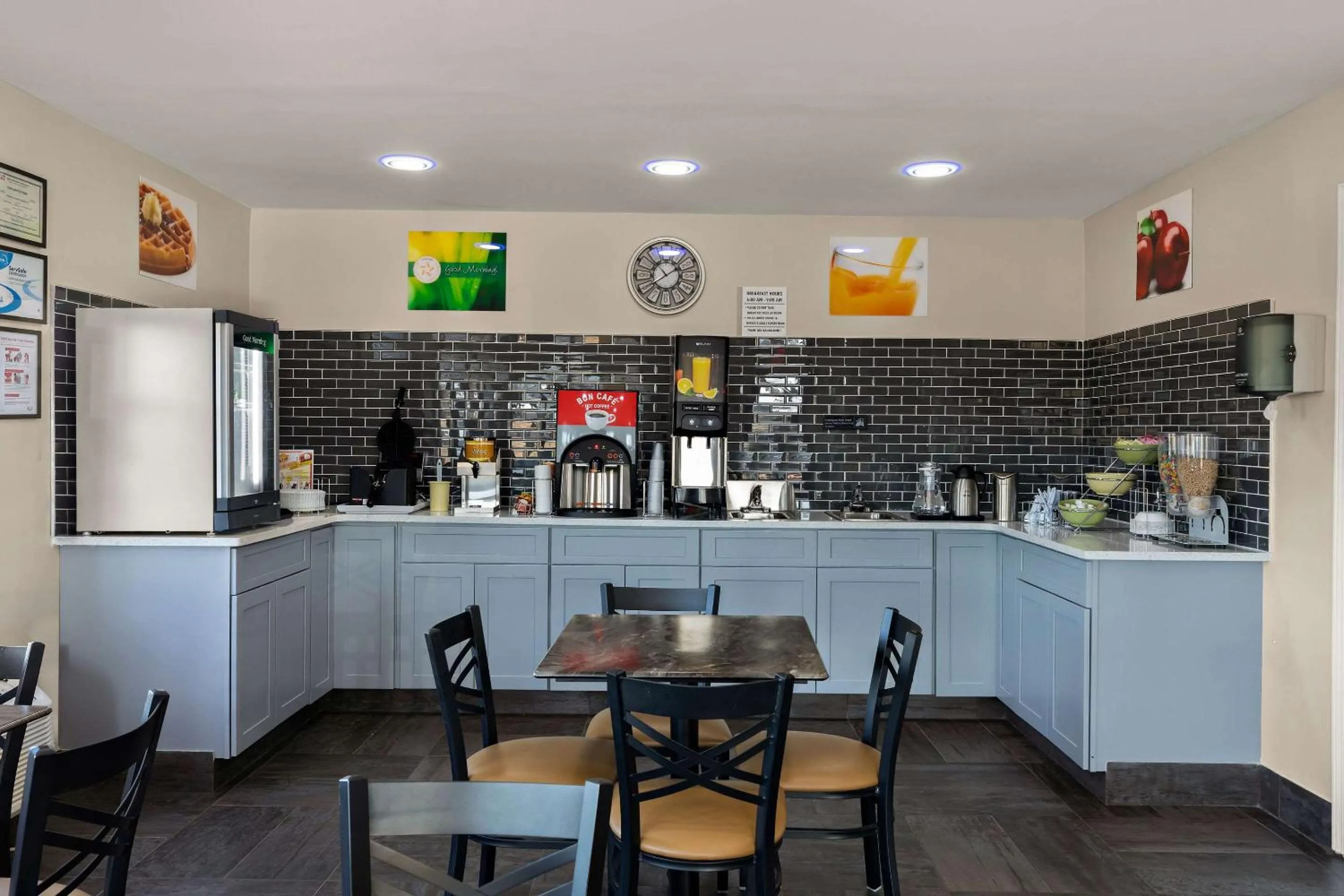 Breakfast in Quality Inn