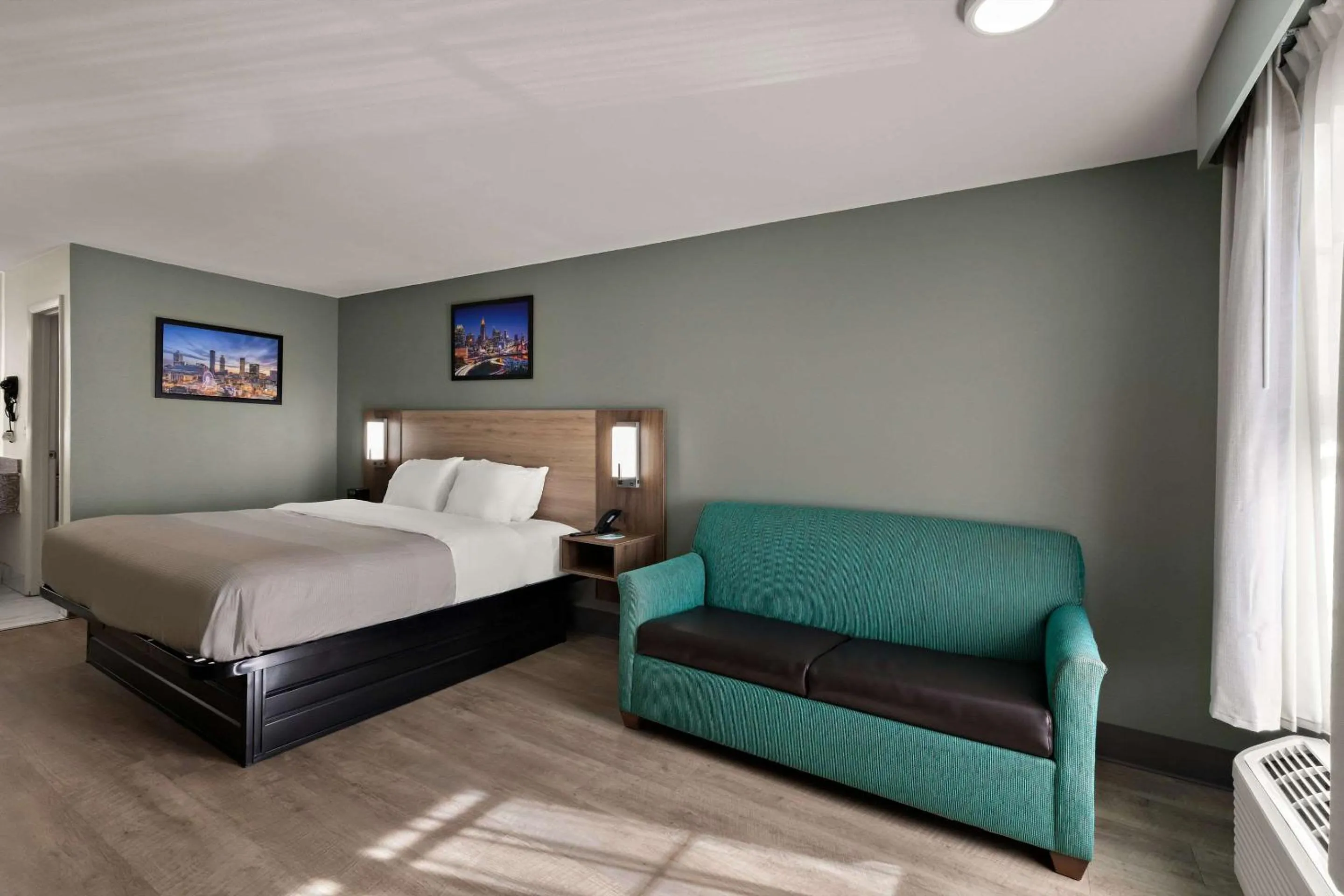 Bedroom, Bed in Quality Inn