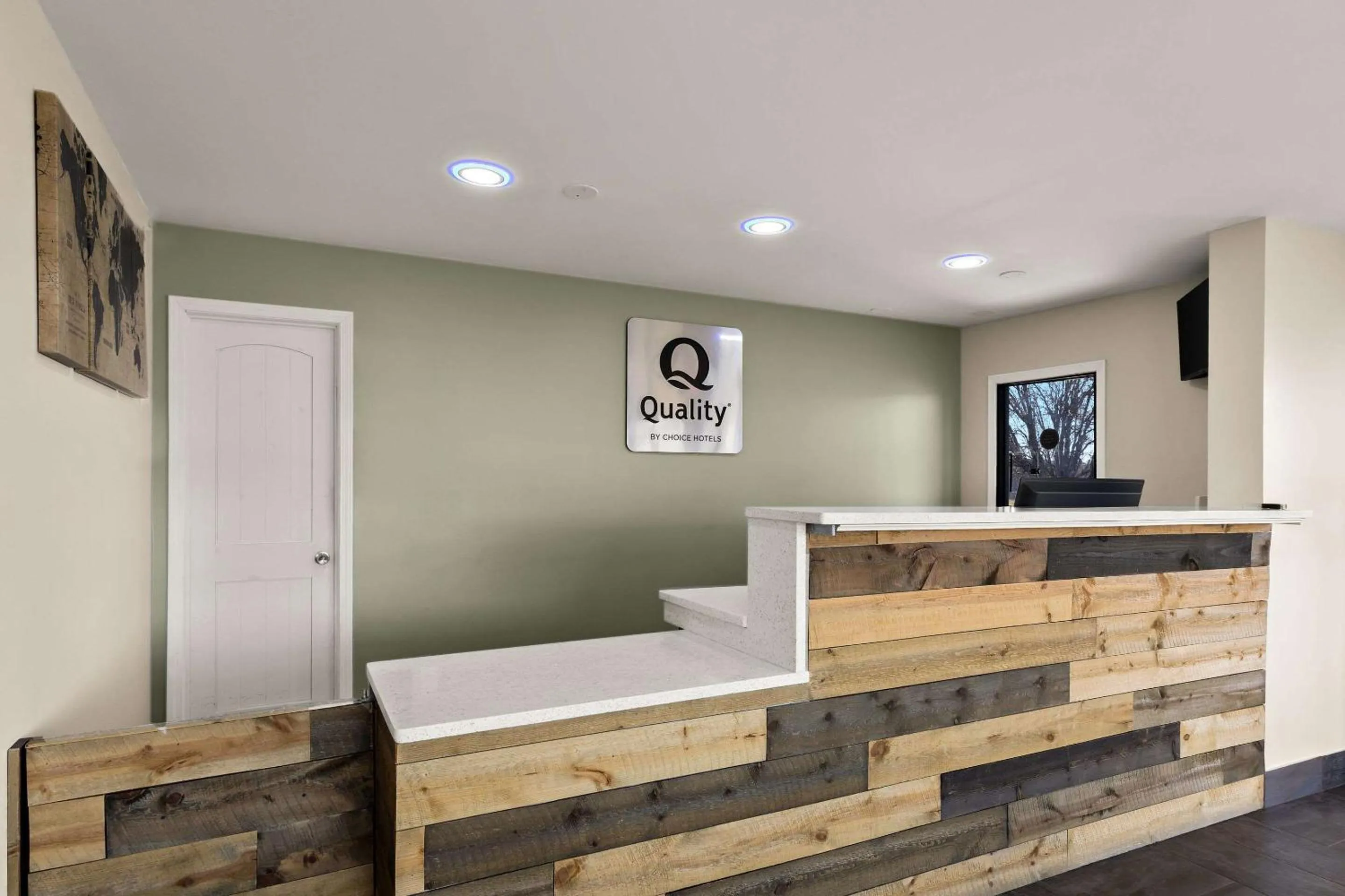 Lobby or reception in Quality Inn