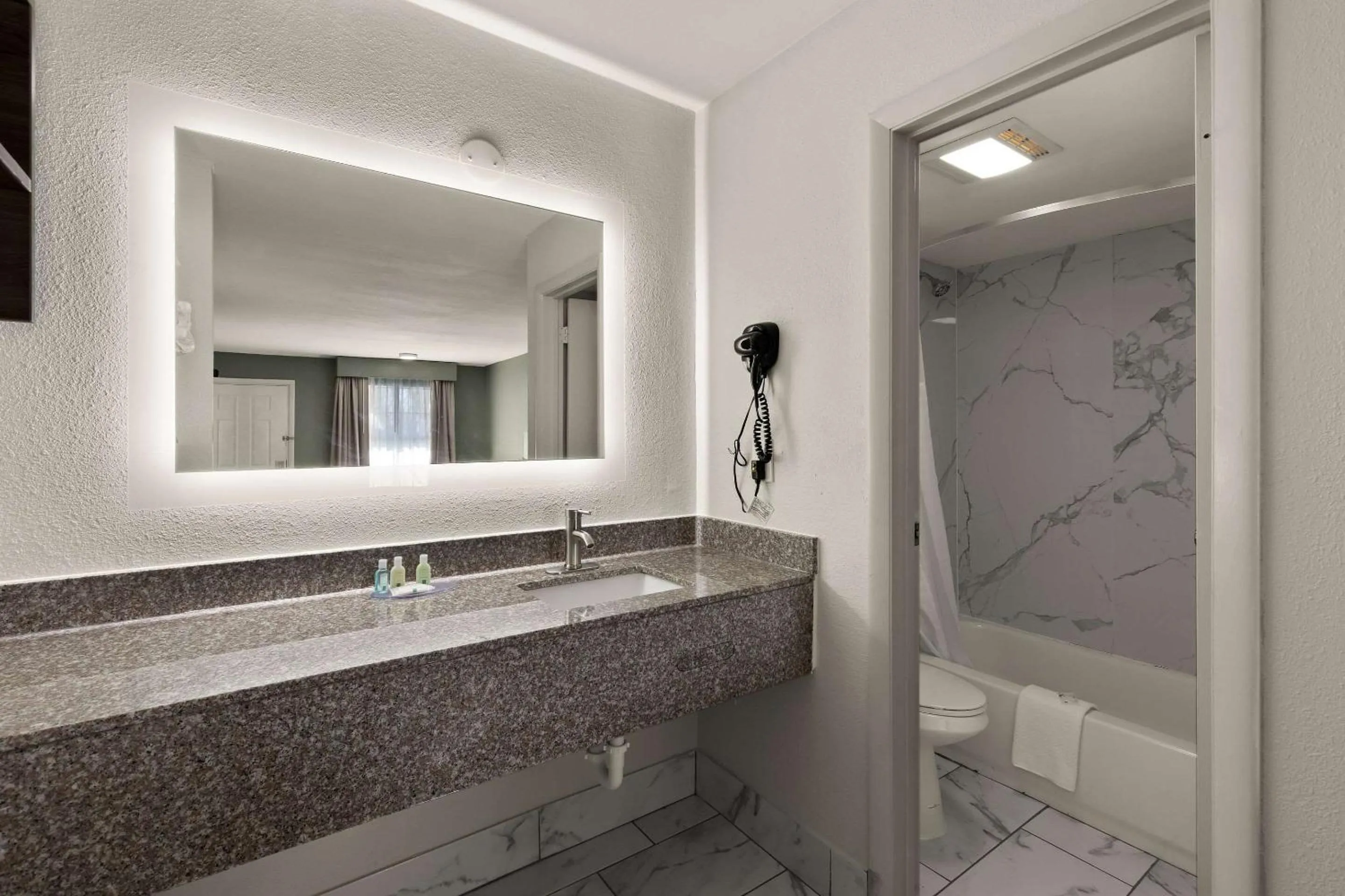 Bedroom in Quality Inn