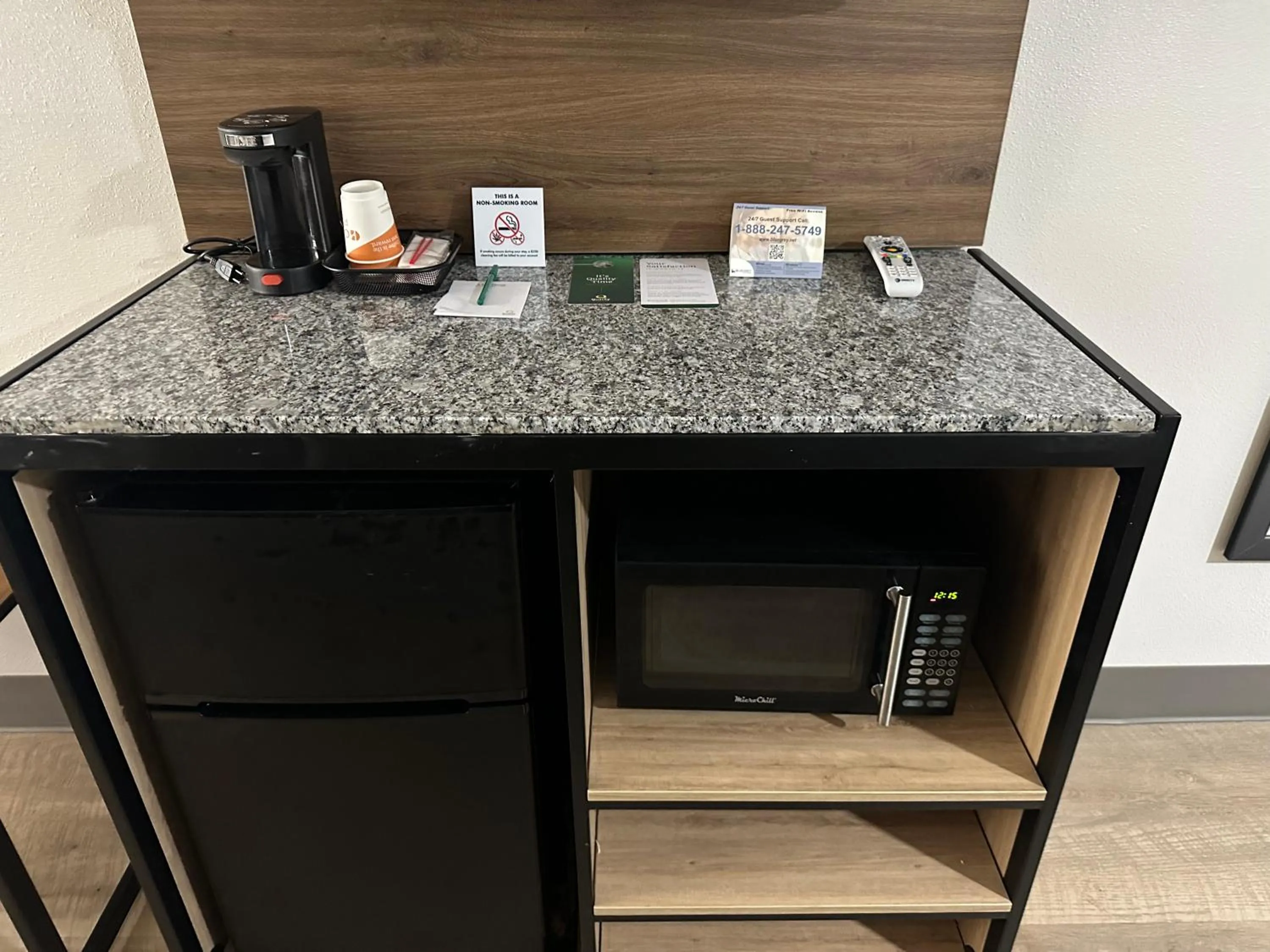 Coffee/tea facilities in Quality Inn