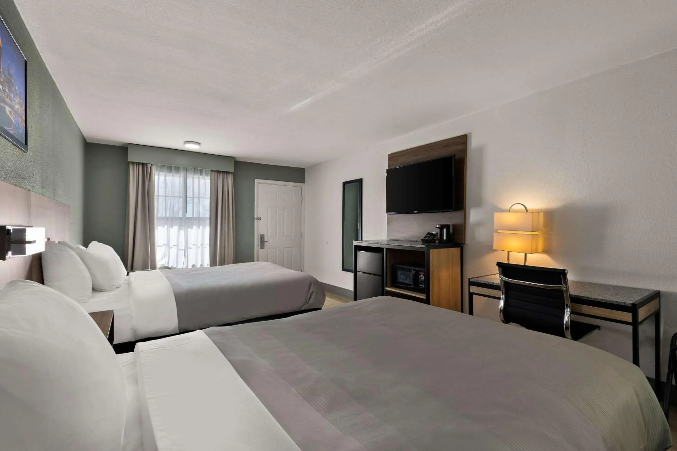 Bedroom, Bed in Quality Inn