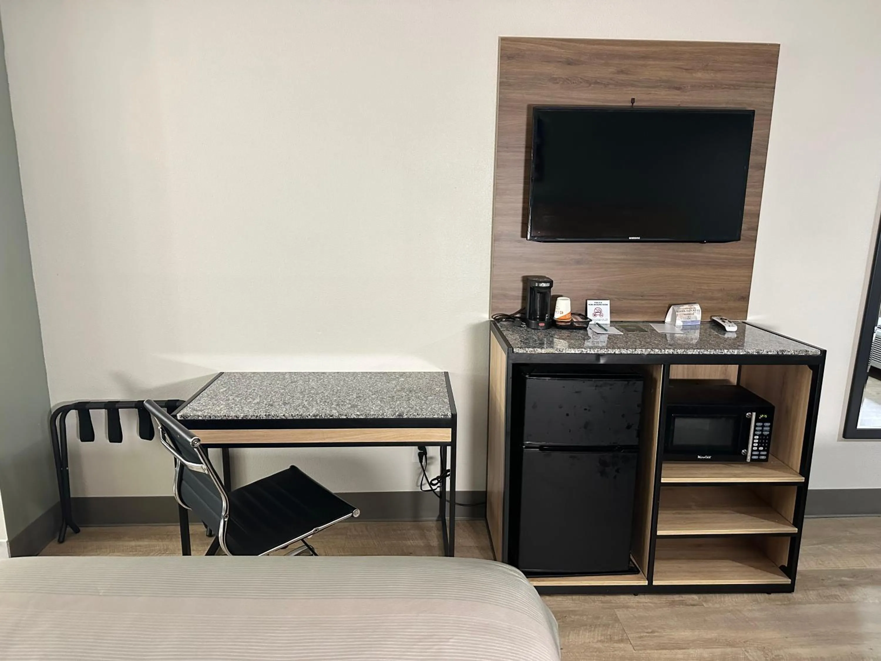 TV and multimedia, Bed in Quality Inn