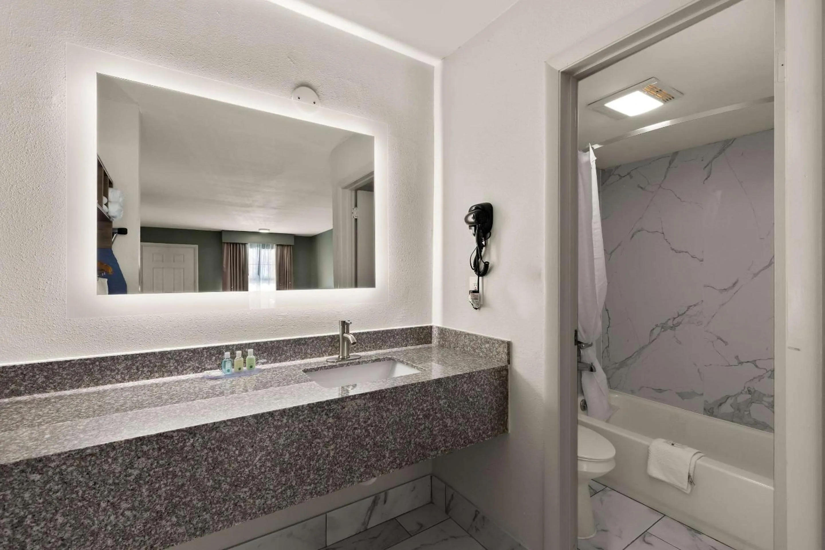 Bedroom in Quality Inn