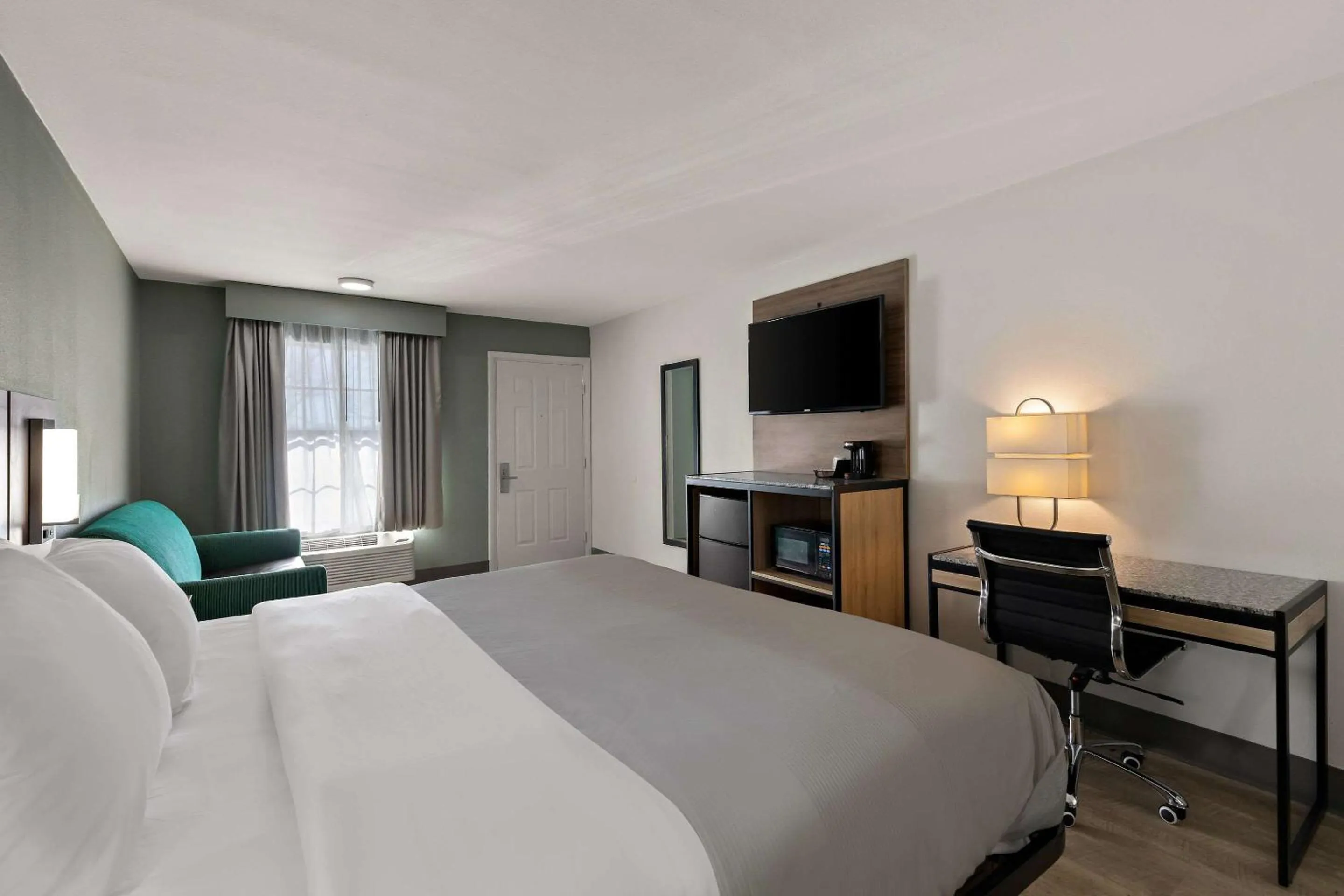 Bedroom, Bed in Quality Inn