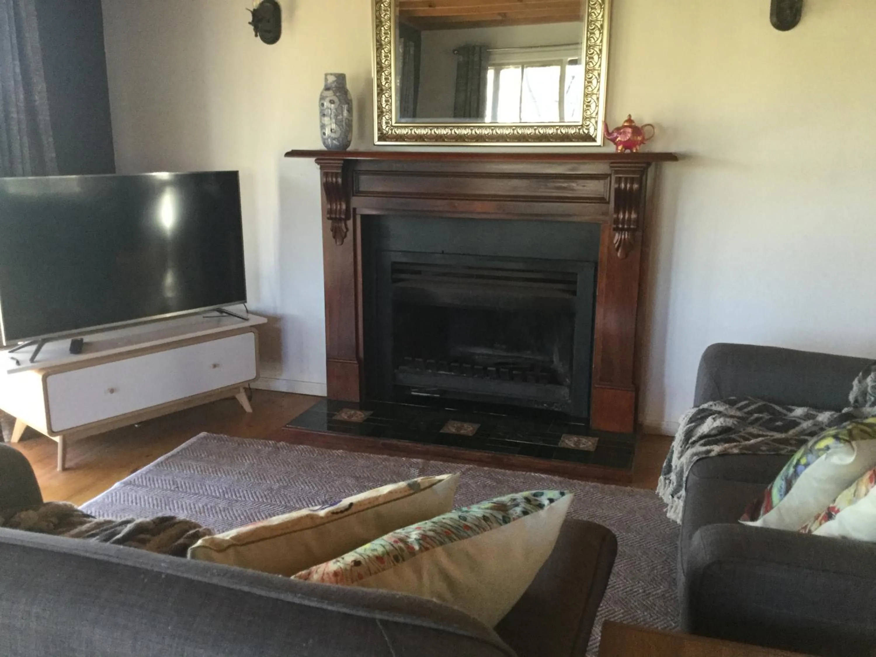 Lounge or bar in Stephanie’s Country Cottages