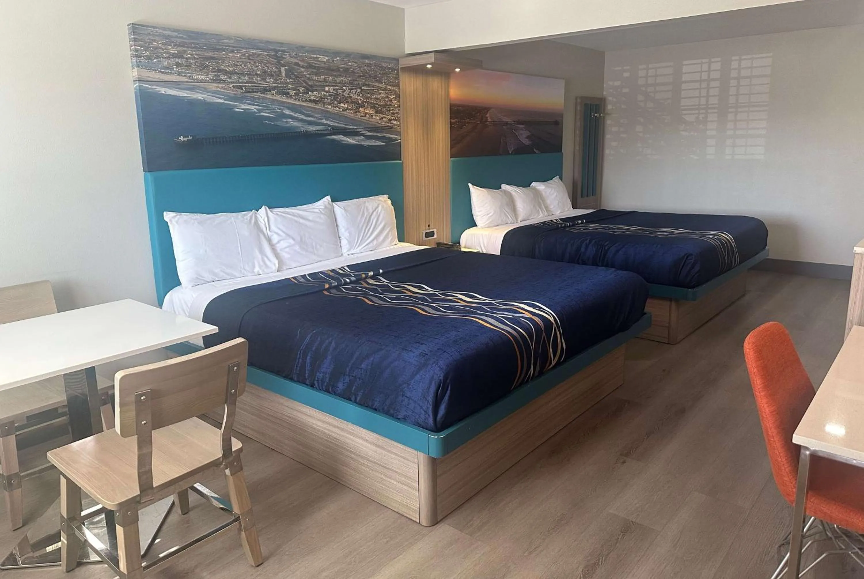 Photo of the whole room, Bed in Super 8 by Wyndham Oceanside Downtown