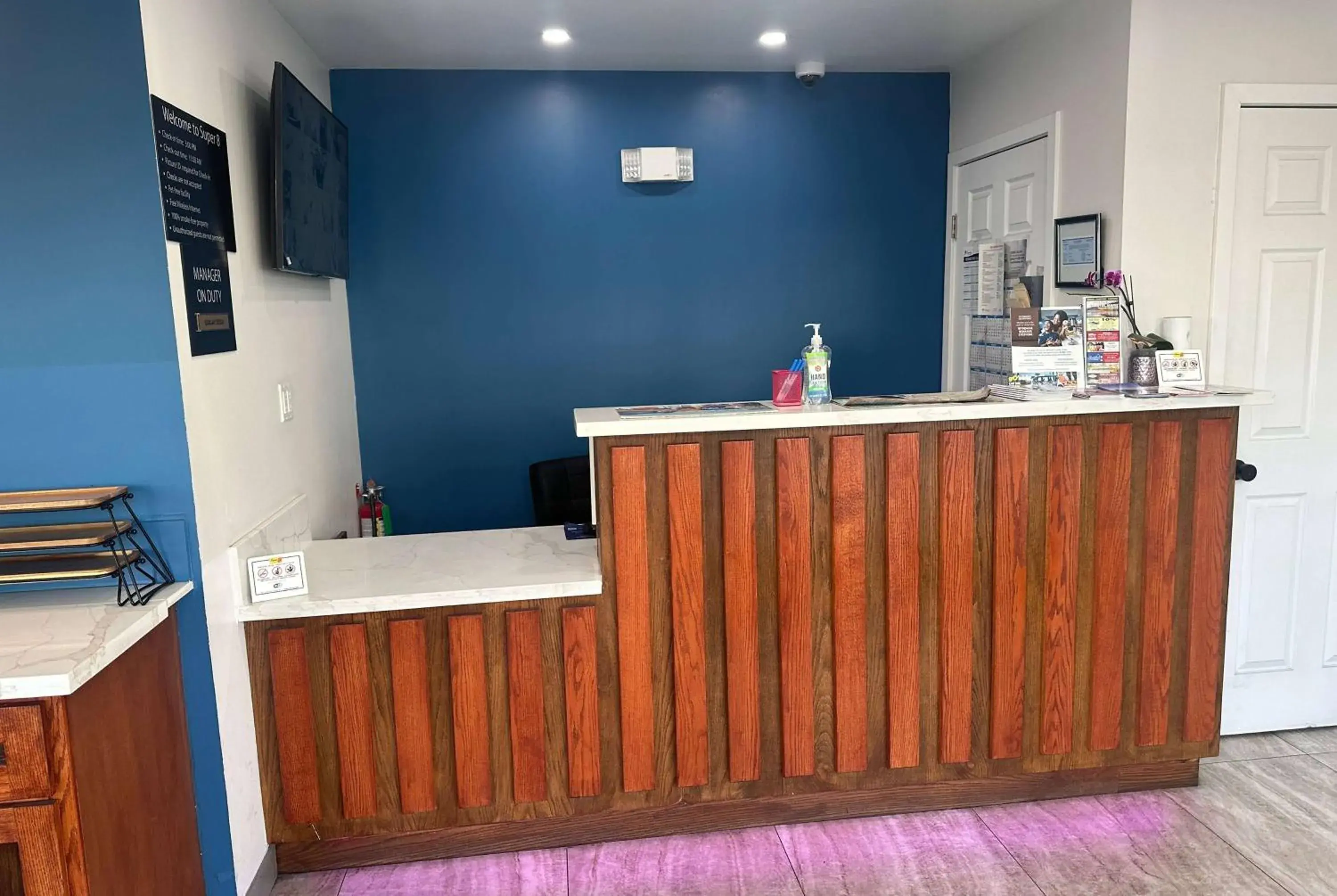 Lobby or reception in Super 8 by Wyndham Oceanside Downtown Lobby or reception in Super 8 by Wyndham Oceanside Downtown