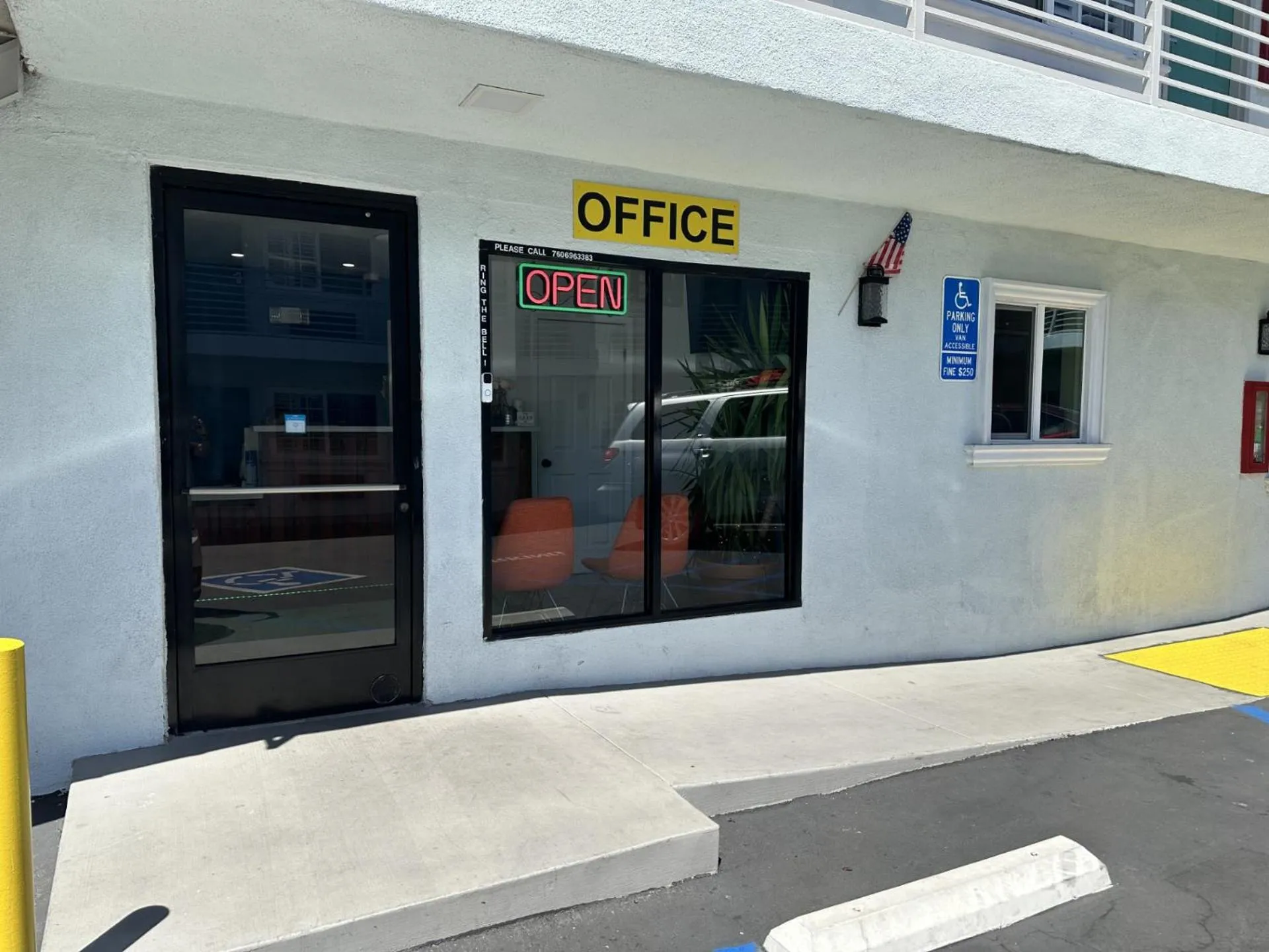 Lobby or reception in Super 8 by Wyndham Oceanside Downtown
