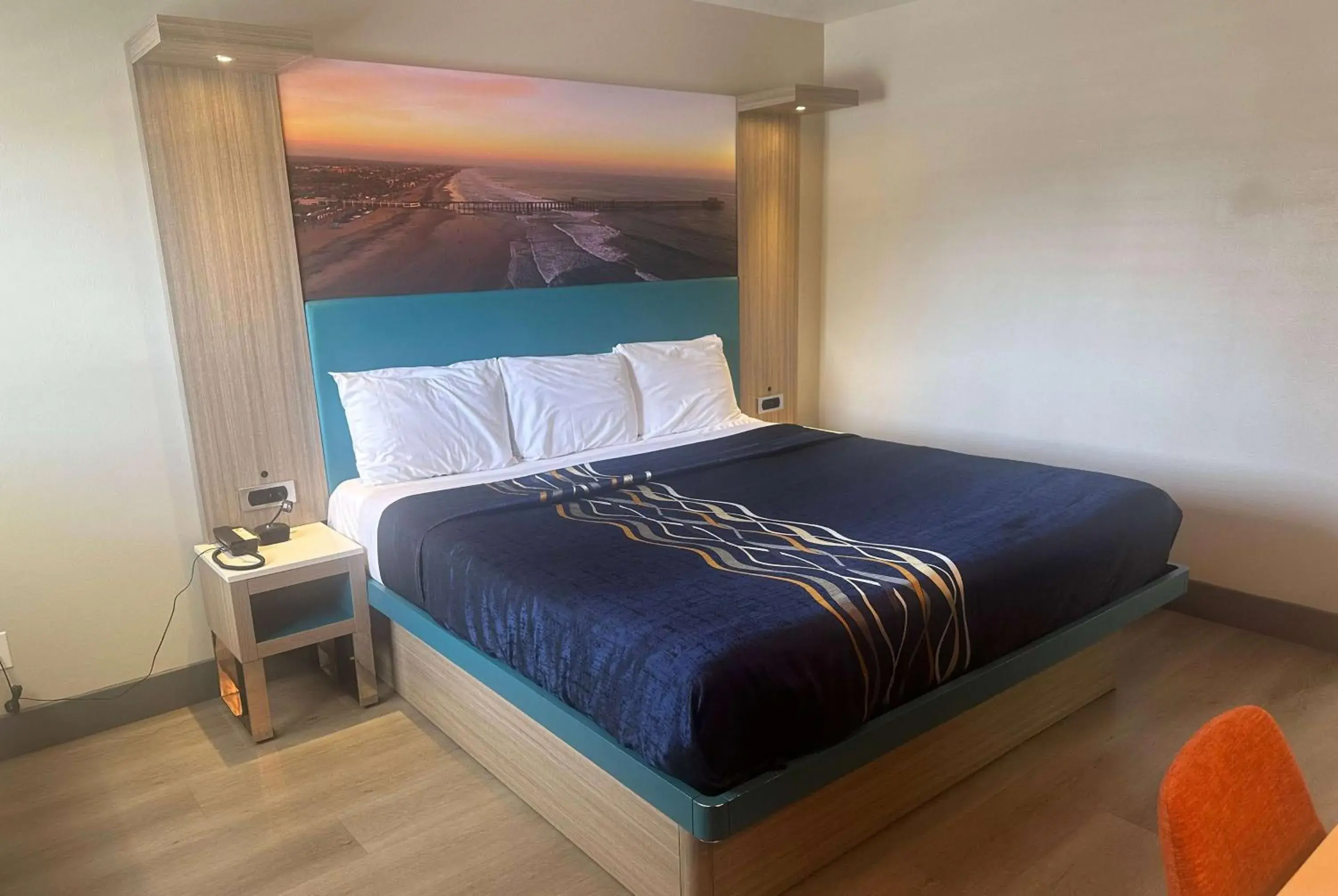 Photo of the whole room, Bed in Super 8 by Wyndham Oceanside Downtown Photo of the whole room, Bed in Super 8 by Wyndham Oceanside Downtown