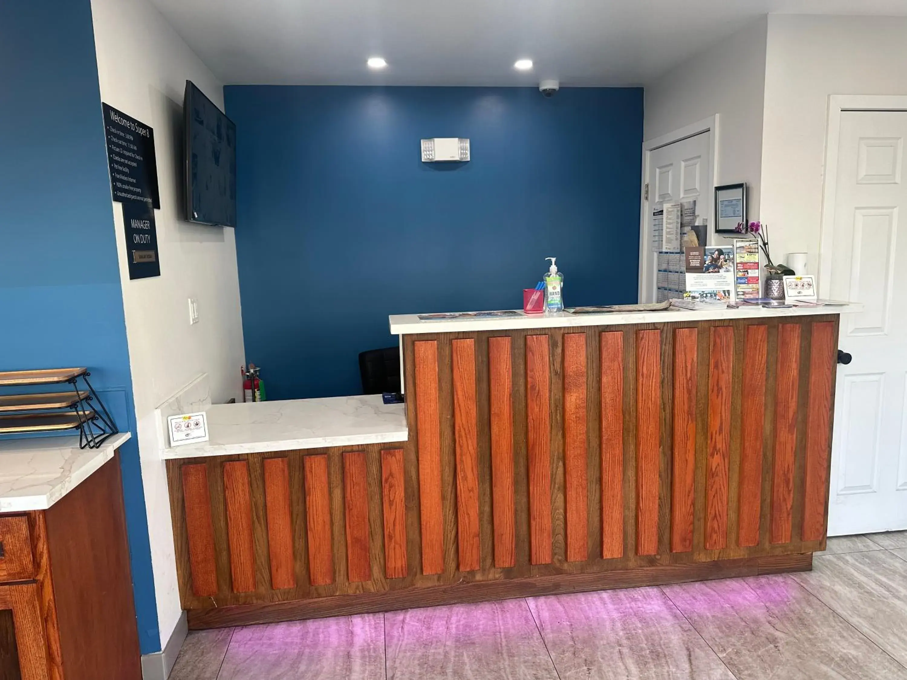 Lobby or reception in Super 8 by Wyndham Oceanside Downtown Lobby or reception in Super 8 by Wyndham Oceanside Downtown