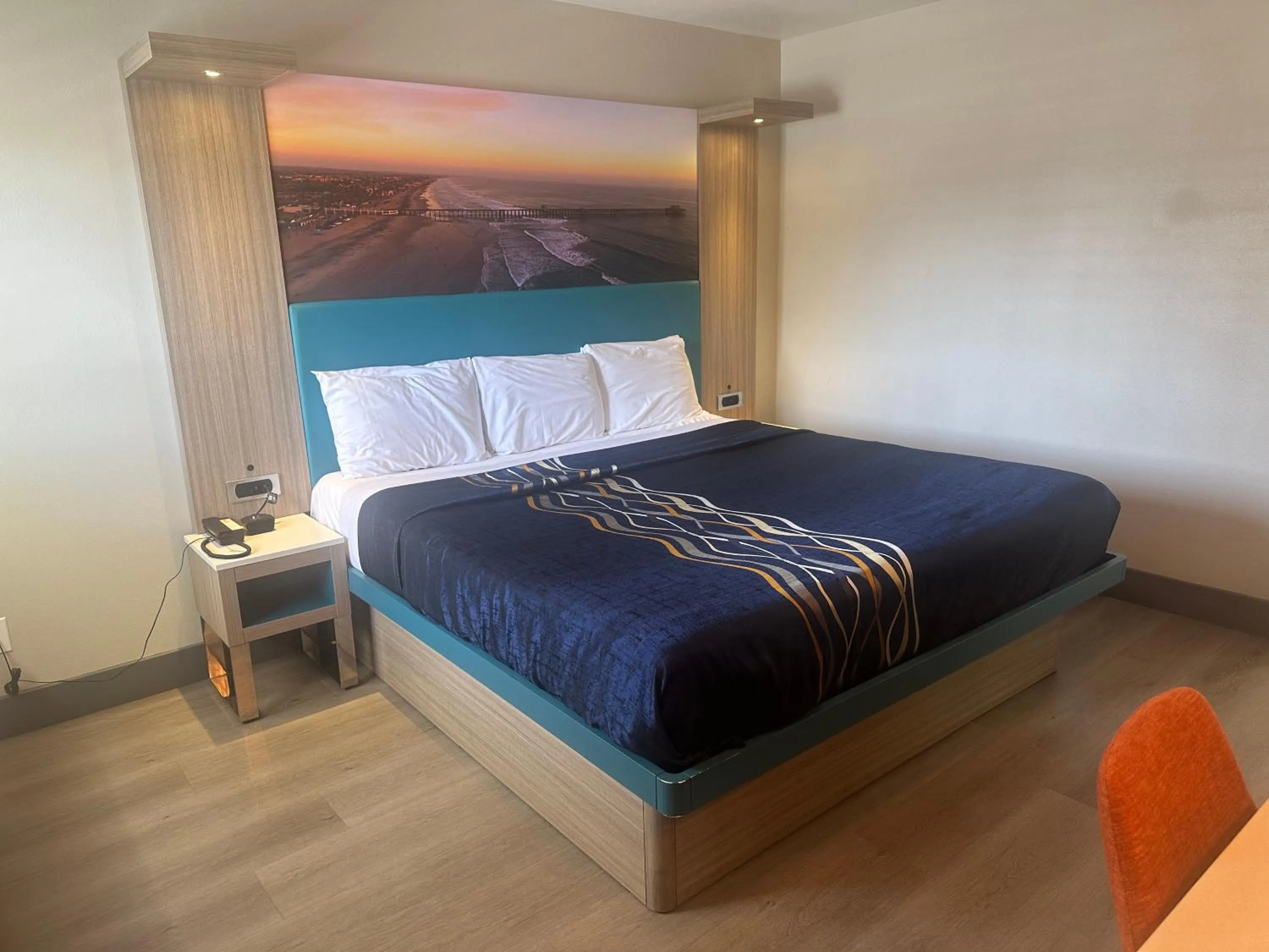 Bed in Super 8 by Wyndham Oceanside Downtown