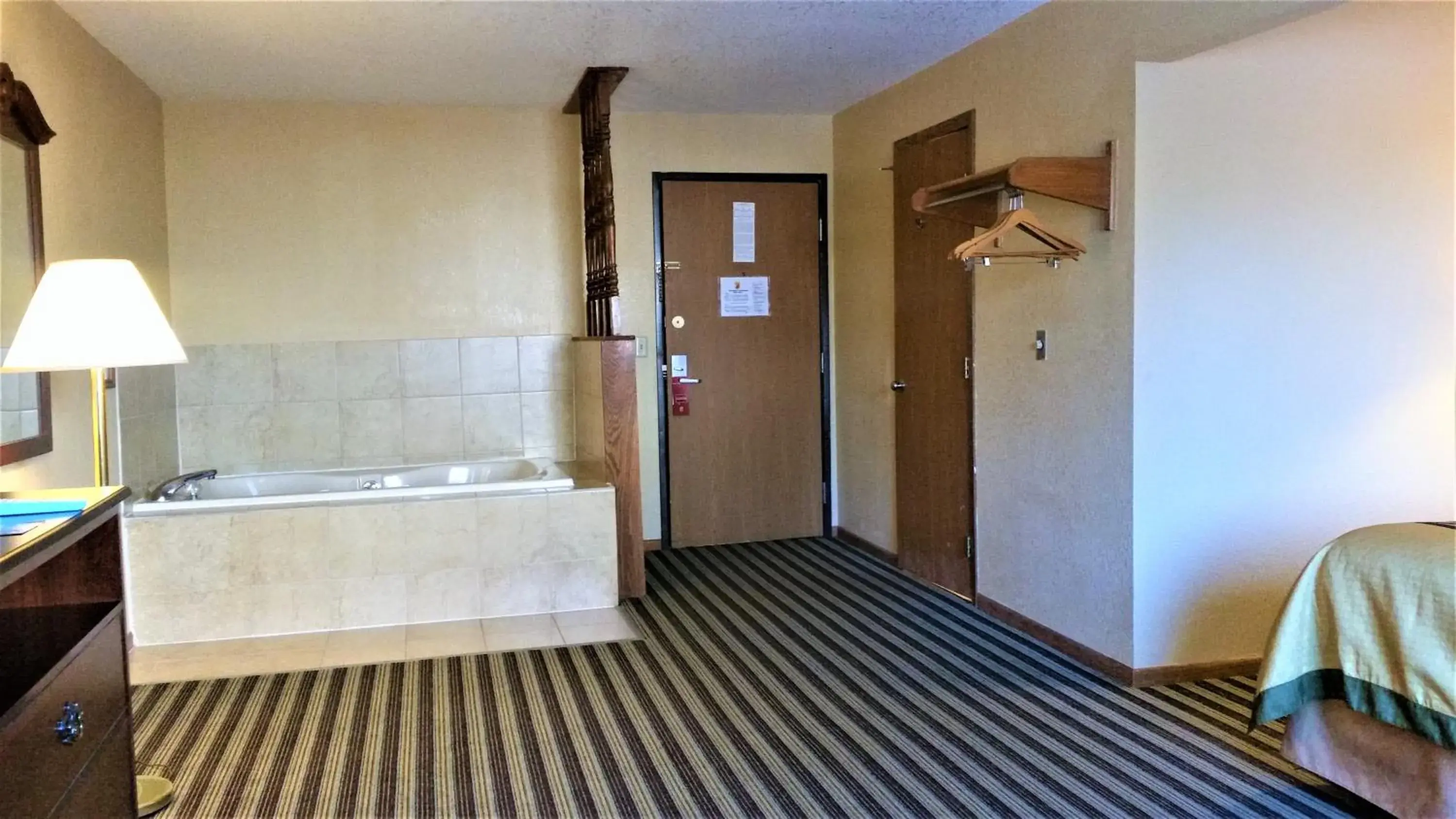 Hot Tub, Bed in Super 8 by Wyndham Iowa Falls Hot Tub, Bed in Super 8 by Wyndham Iowa Falls