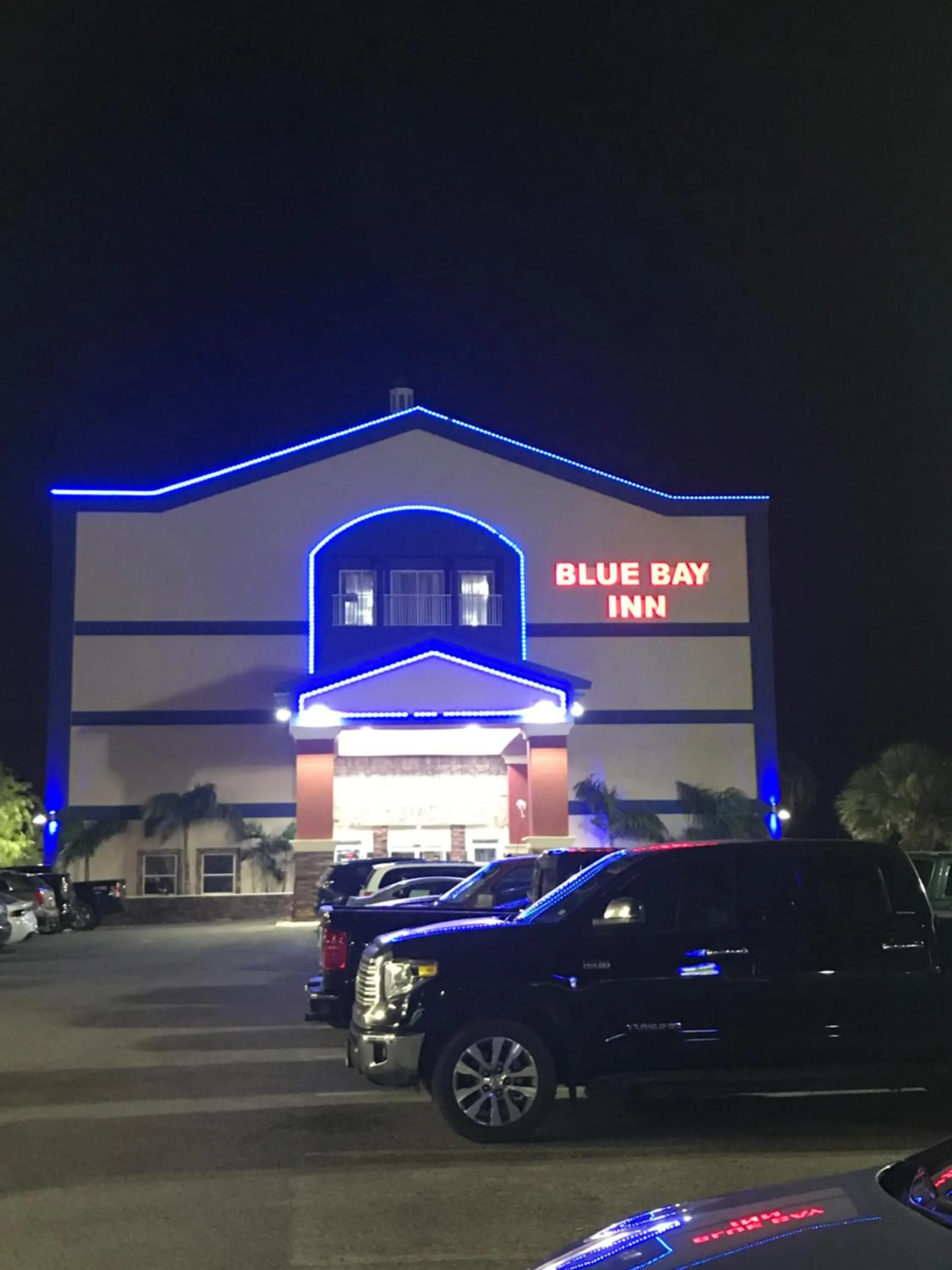 Property building in Blue Bay Inn and Suites