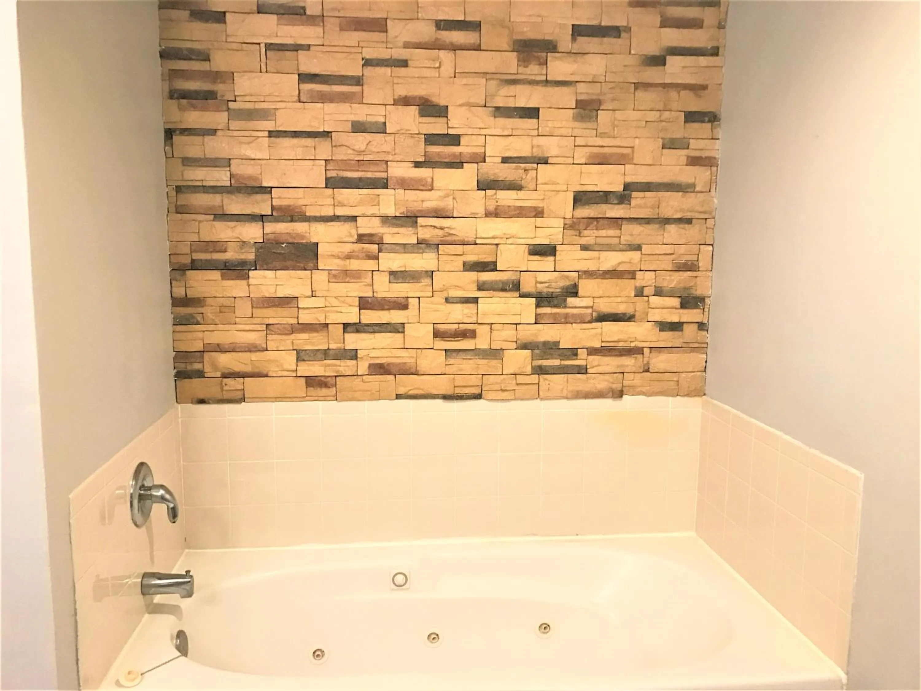 Bath in Blue Bay Inn and Suites