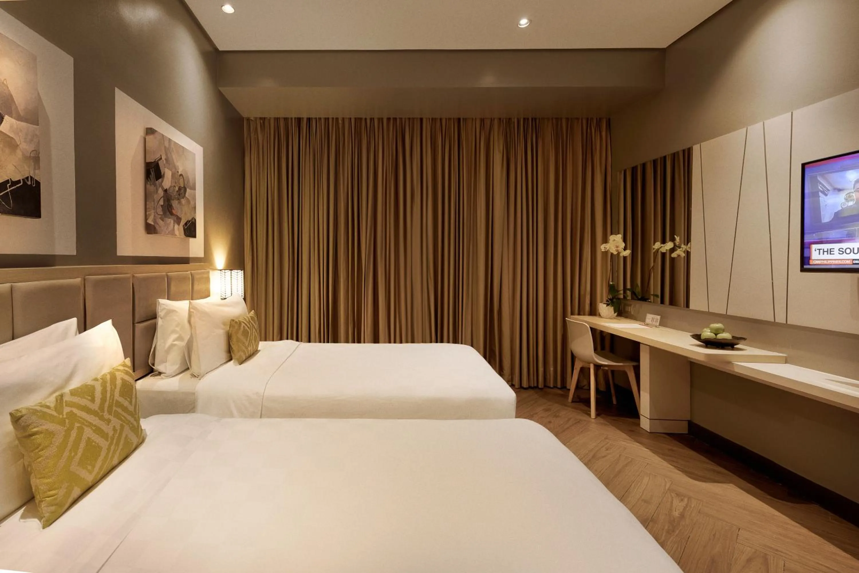 Bed in Summit Hotel Greenhills