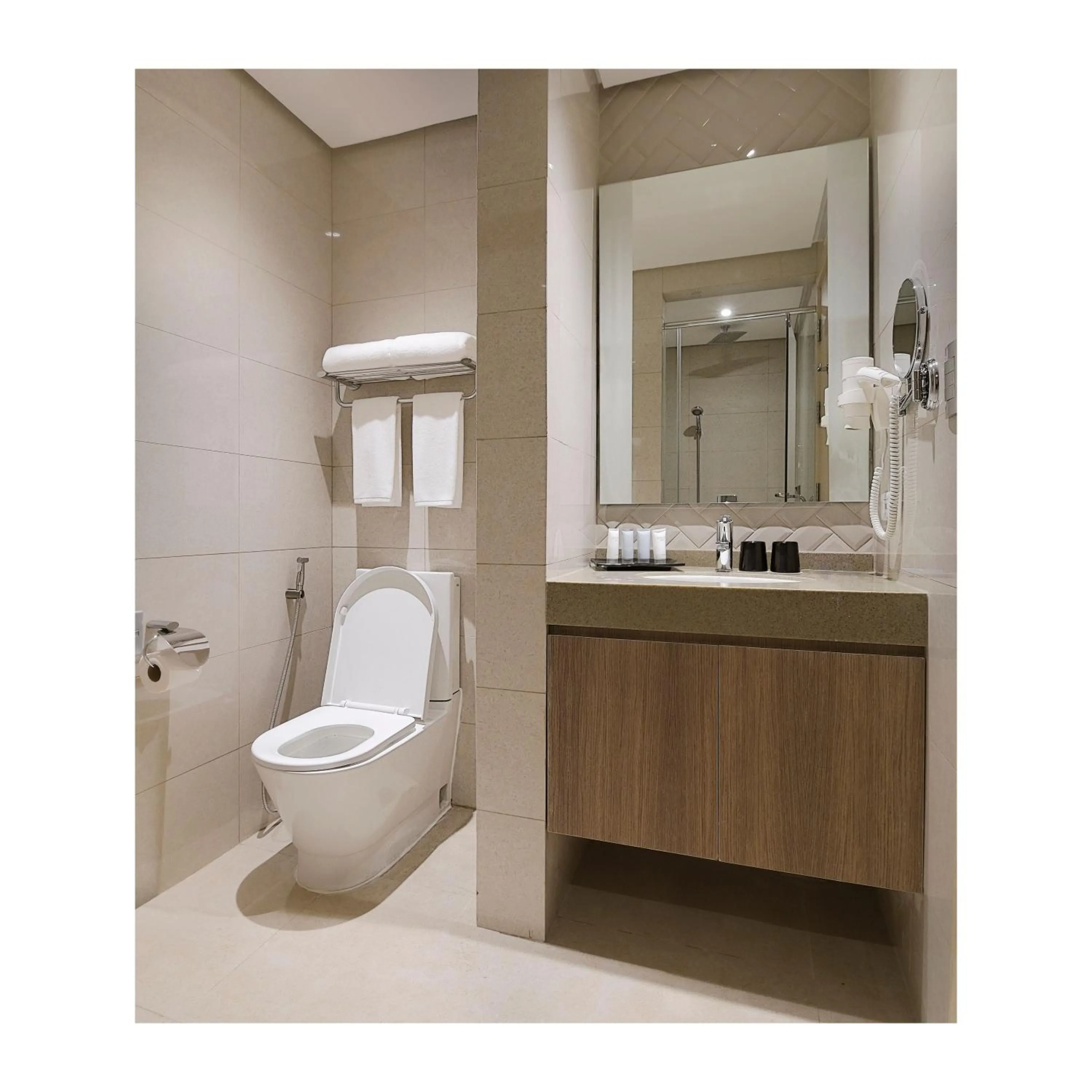 Toilet in Summit Hotel Greenhills