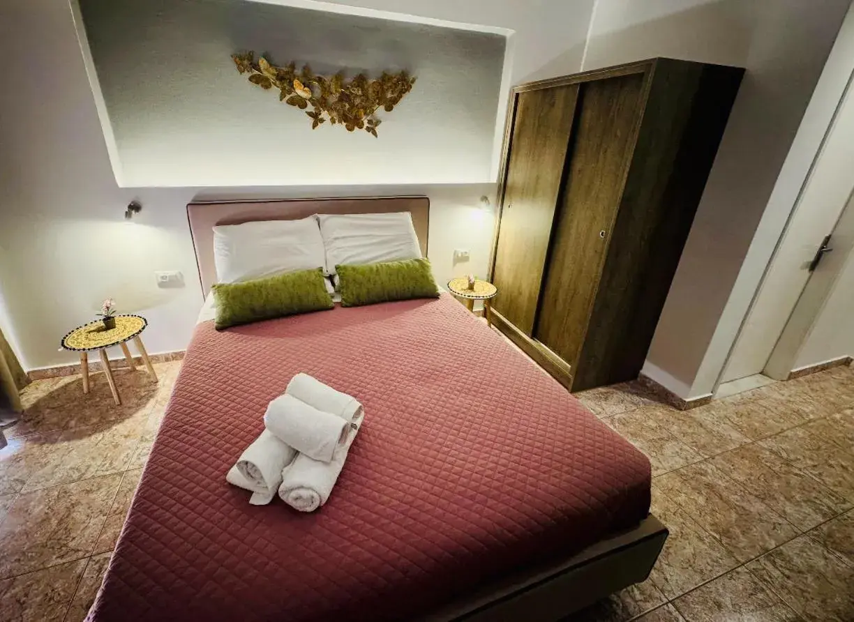 Deluxe Double Studio in Peter's Place Deluxe Double Studio in Peter's Place