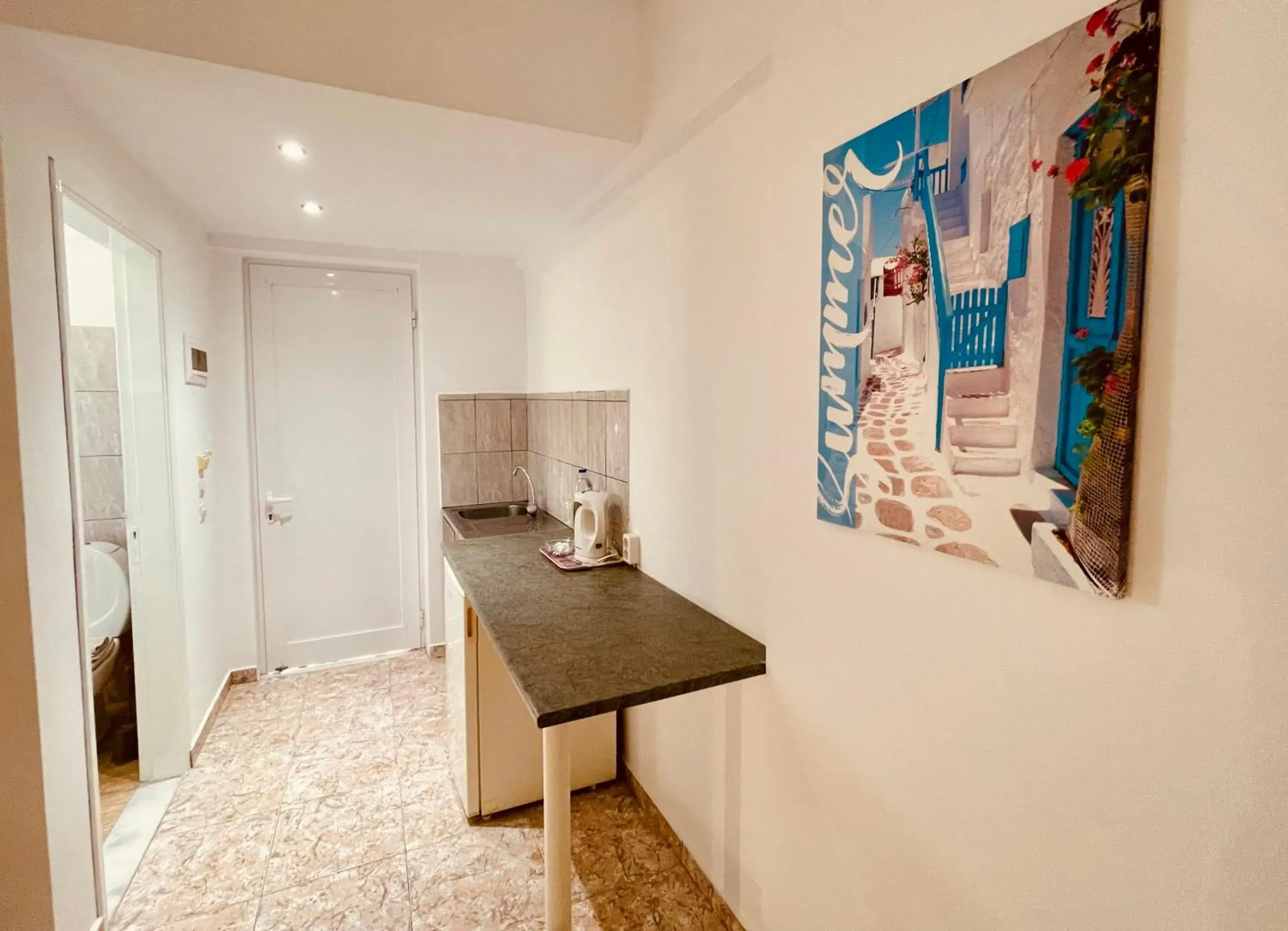 Budget Double Room in Peter's Place Budget Double Room in Peter's Place