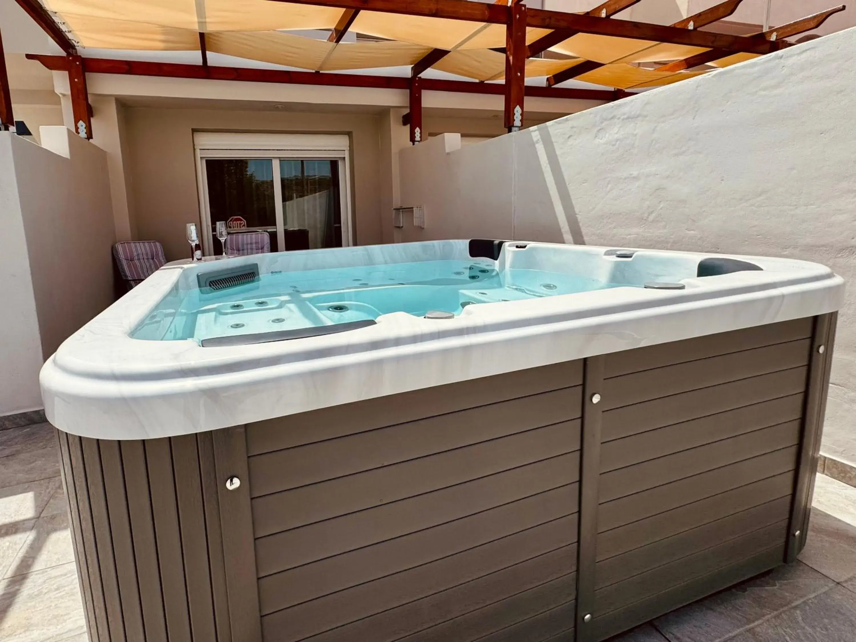 Suite with Hot Tub in Peter's Place Suite with Hot Tub in Peter's Place