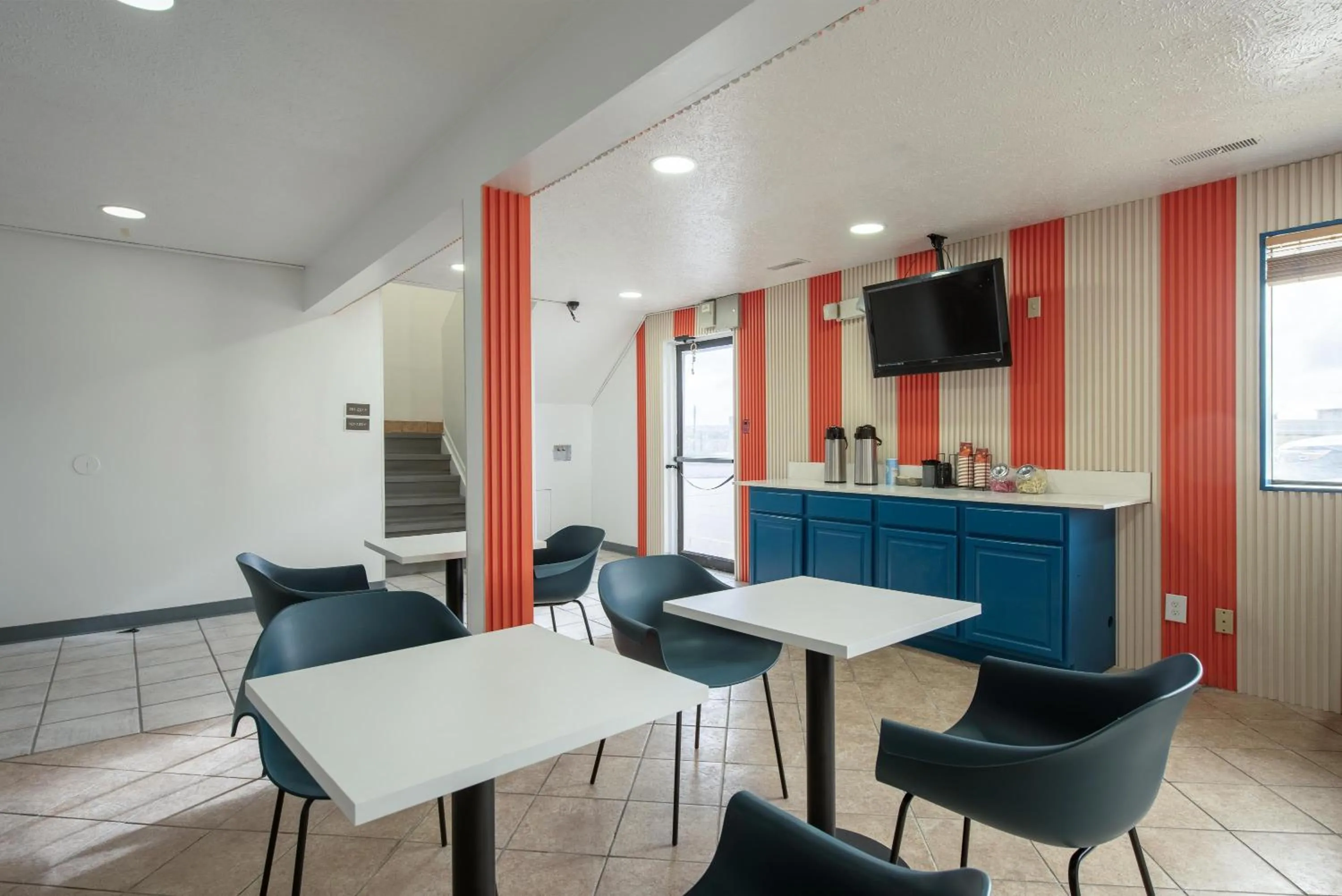 Lobby or reception in Studio 6 Limon, CO I 70